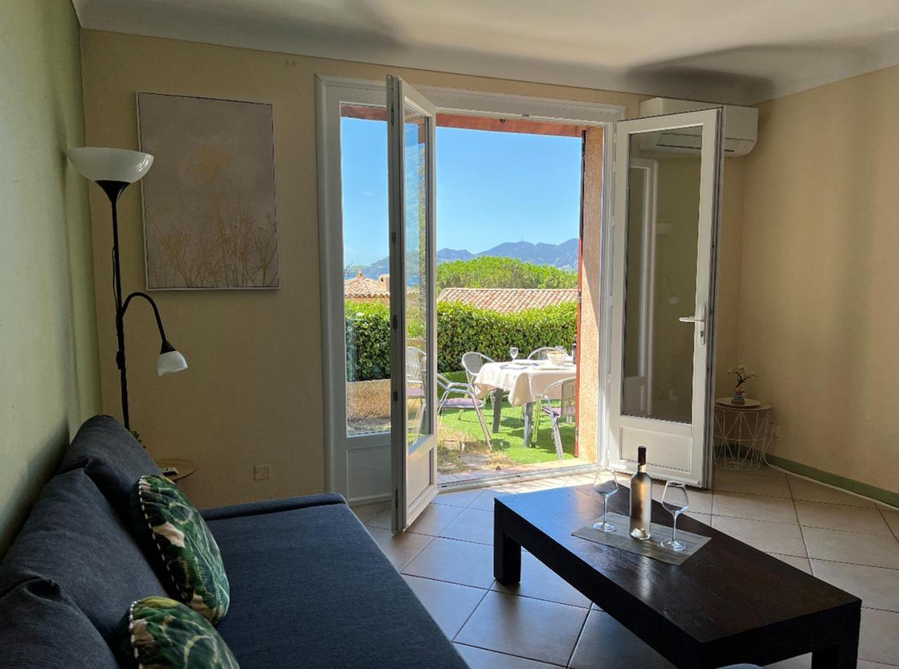 Charming Villa-appartement With A View On The Sea Of 95 M2 *