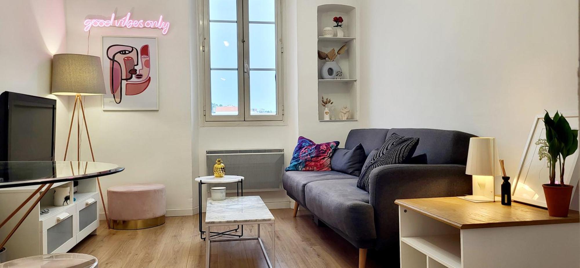 Apartment “ Bonjour” Au Coeur Et Au Calme Cannes