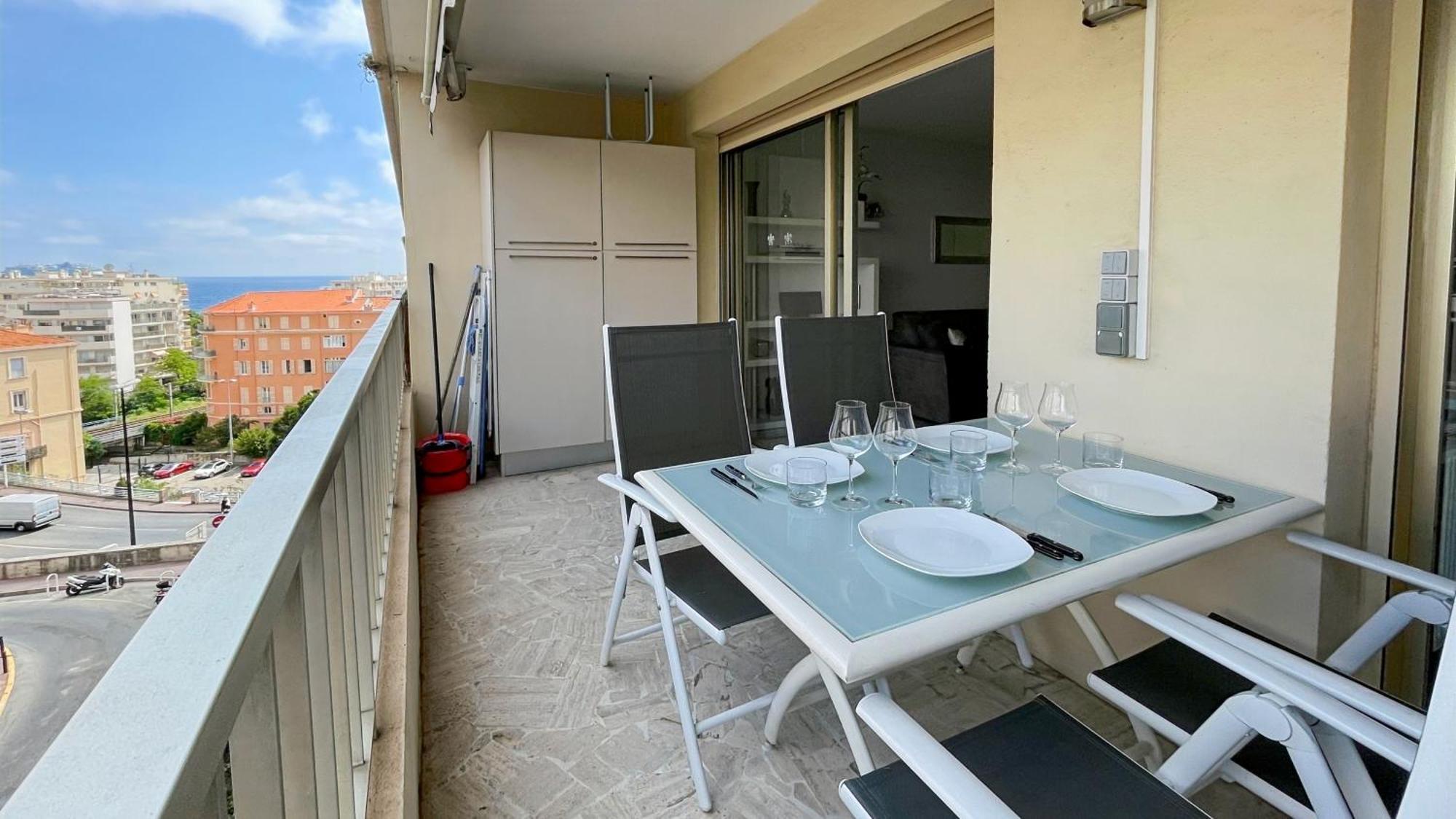 2 Modern, Terrace And Parking Apartment Cannes