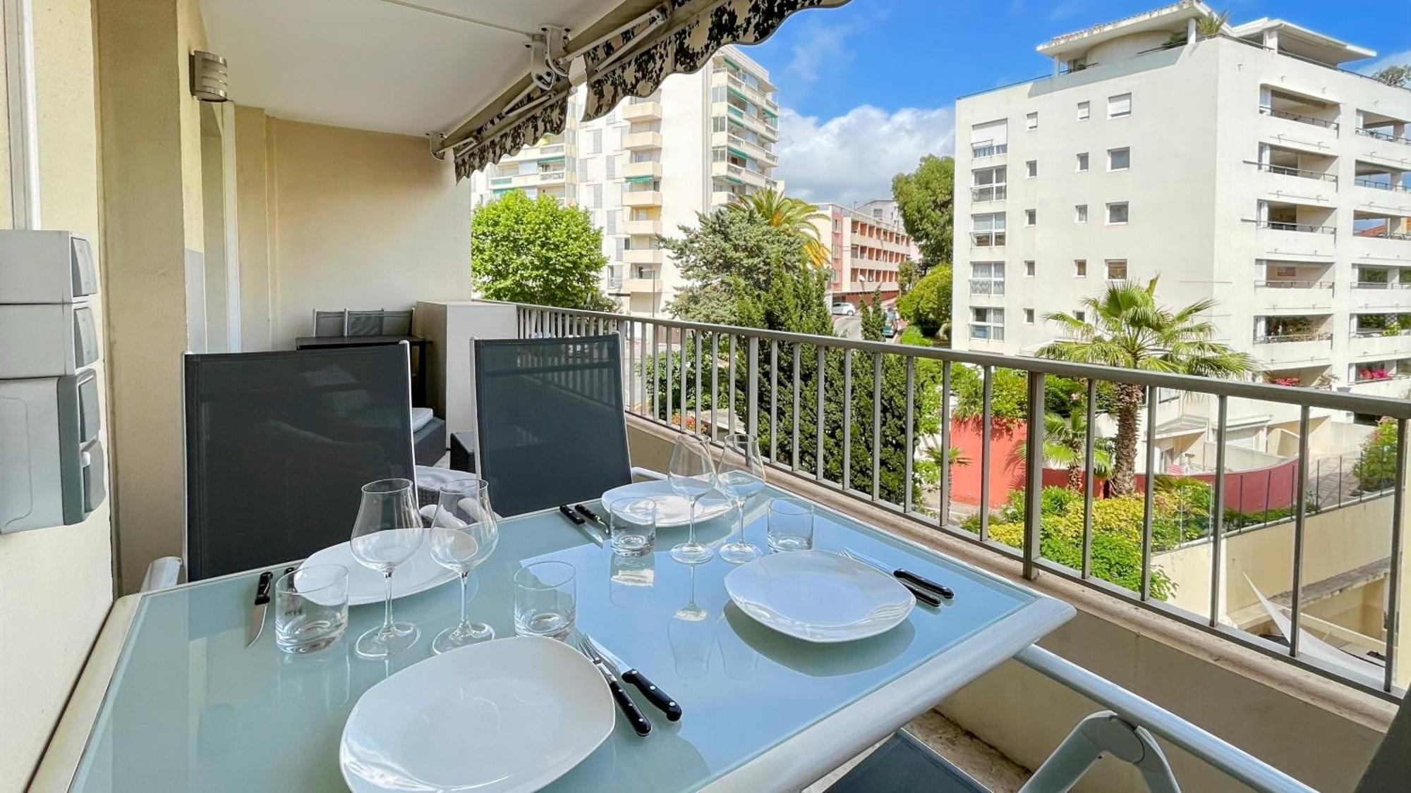 2 Modern, Terrace And Parking Apartment *