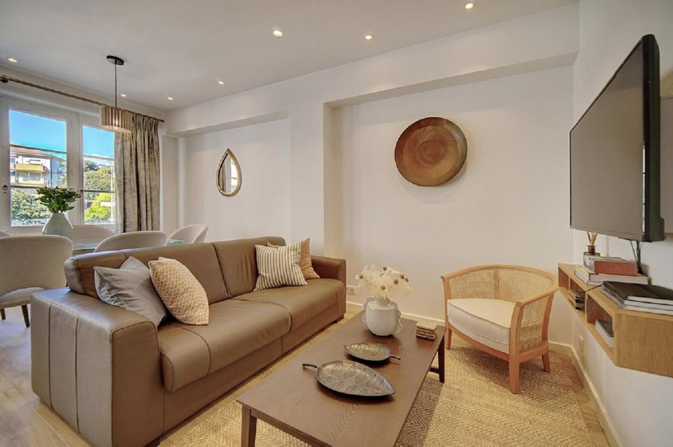 Magnifique 3 Pieces Renove Centre 'banane' Avec Veranda ! A2b88 * Cannes