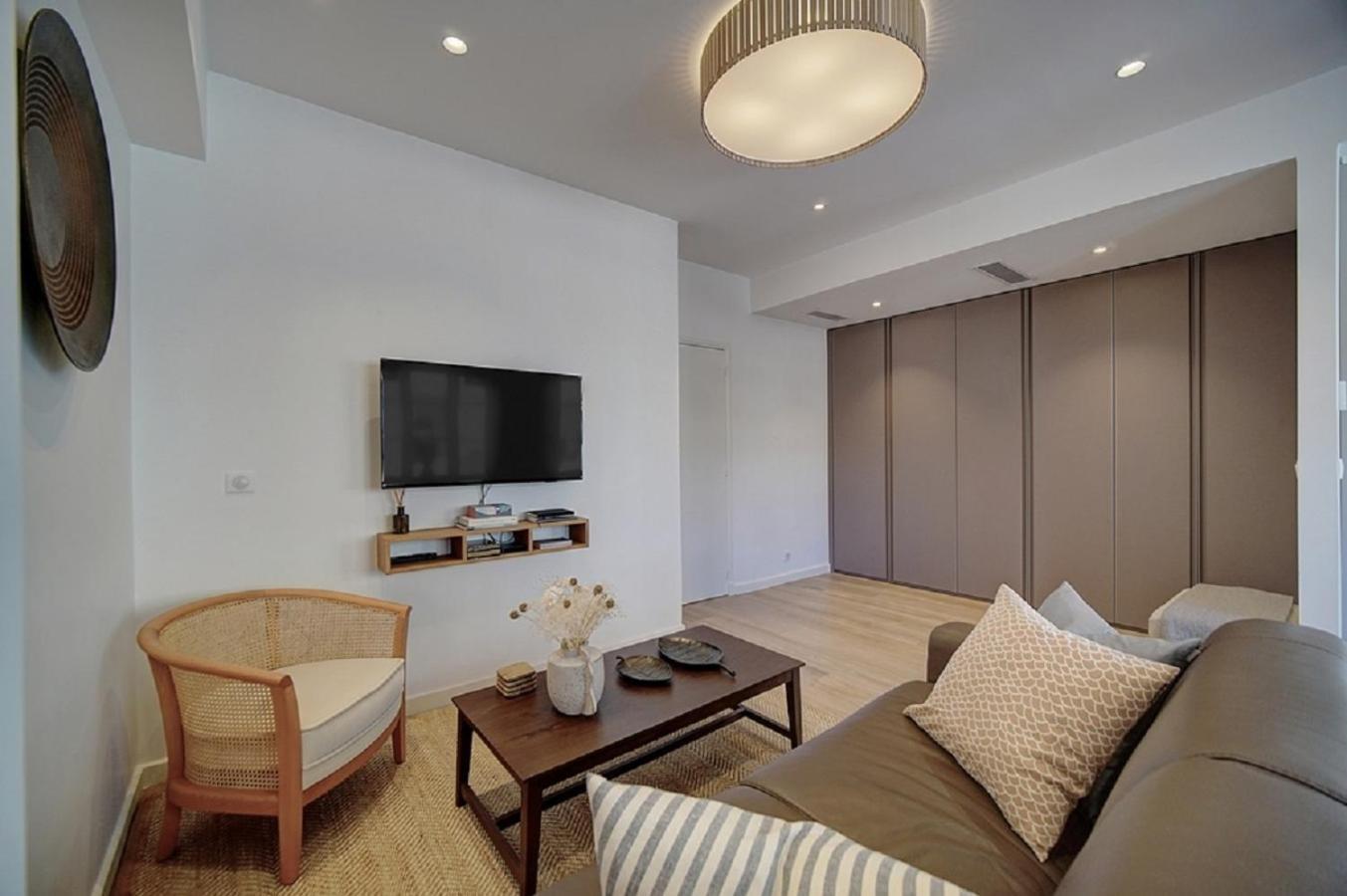 Magnifique 3 Pieces Renove Centre 'banane' Avec Veranda ! A2b88 Apartment *