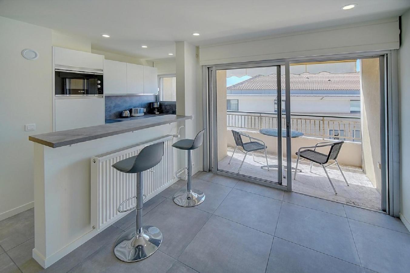 Moderne Renove 2min Croisette A0b166 * Cannes