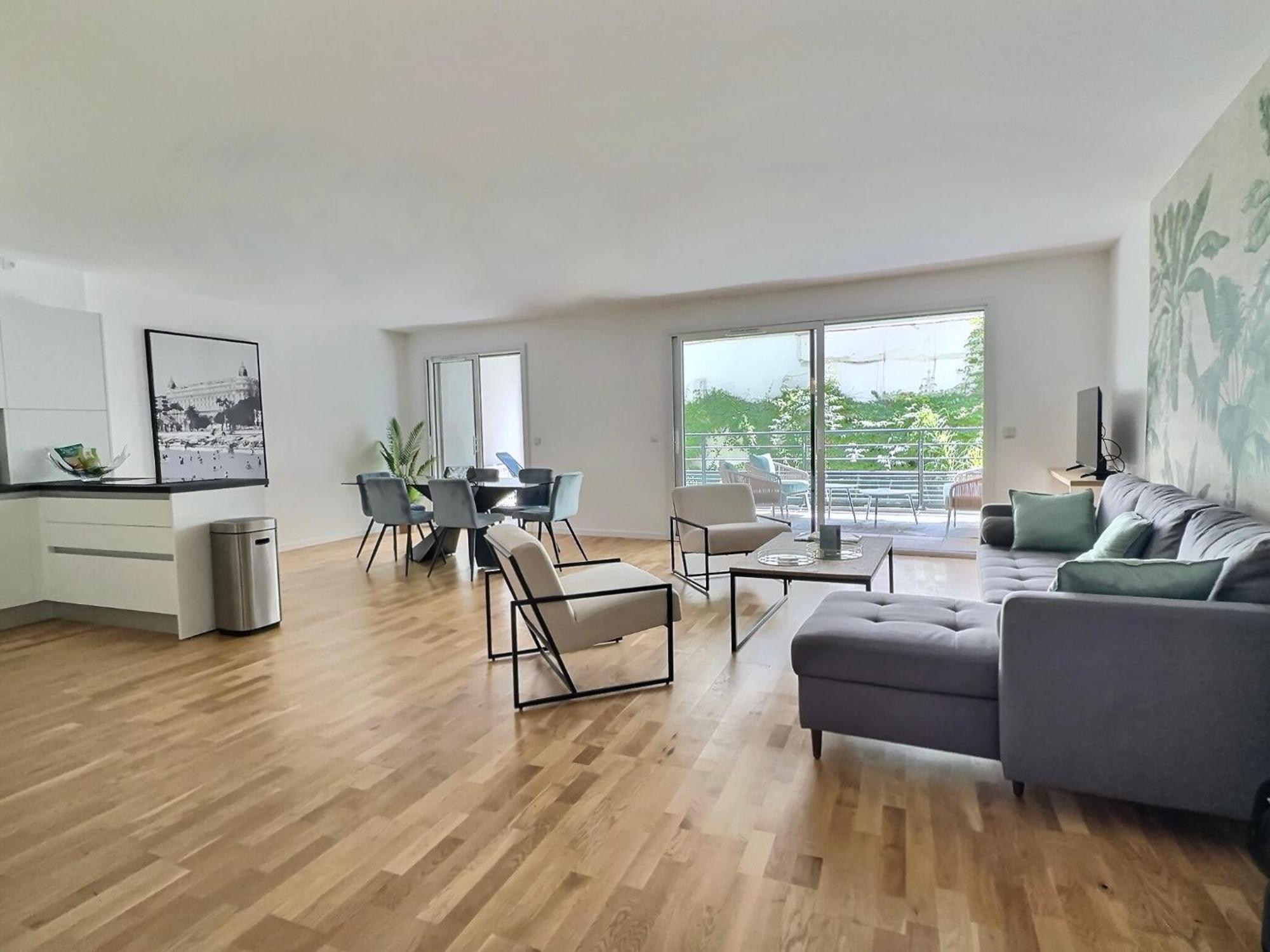 Maxime By Terry's Homes Cannes