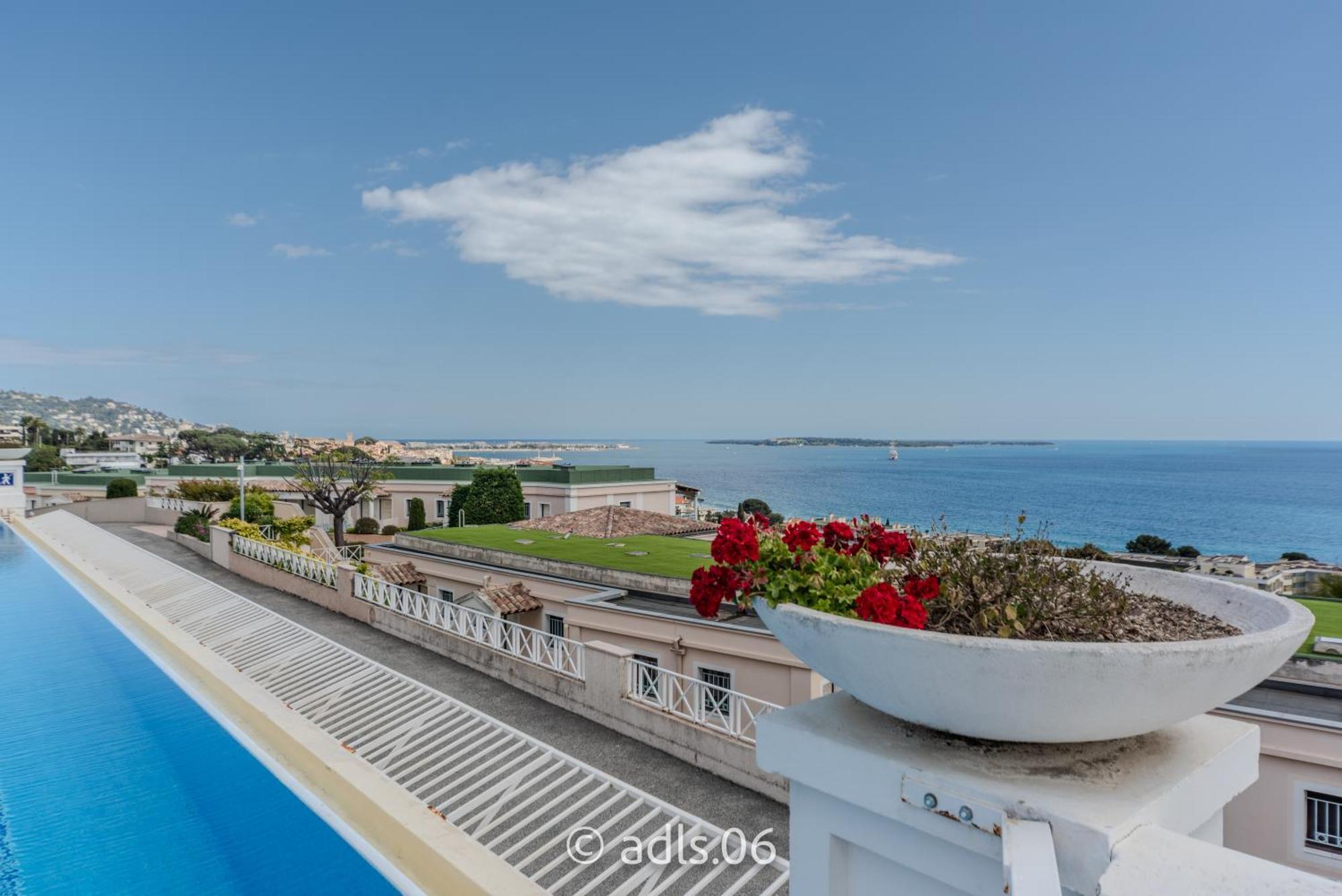 Un Studio De Charme Vue Mer & Piscine D'Exception