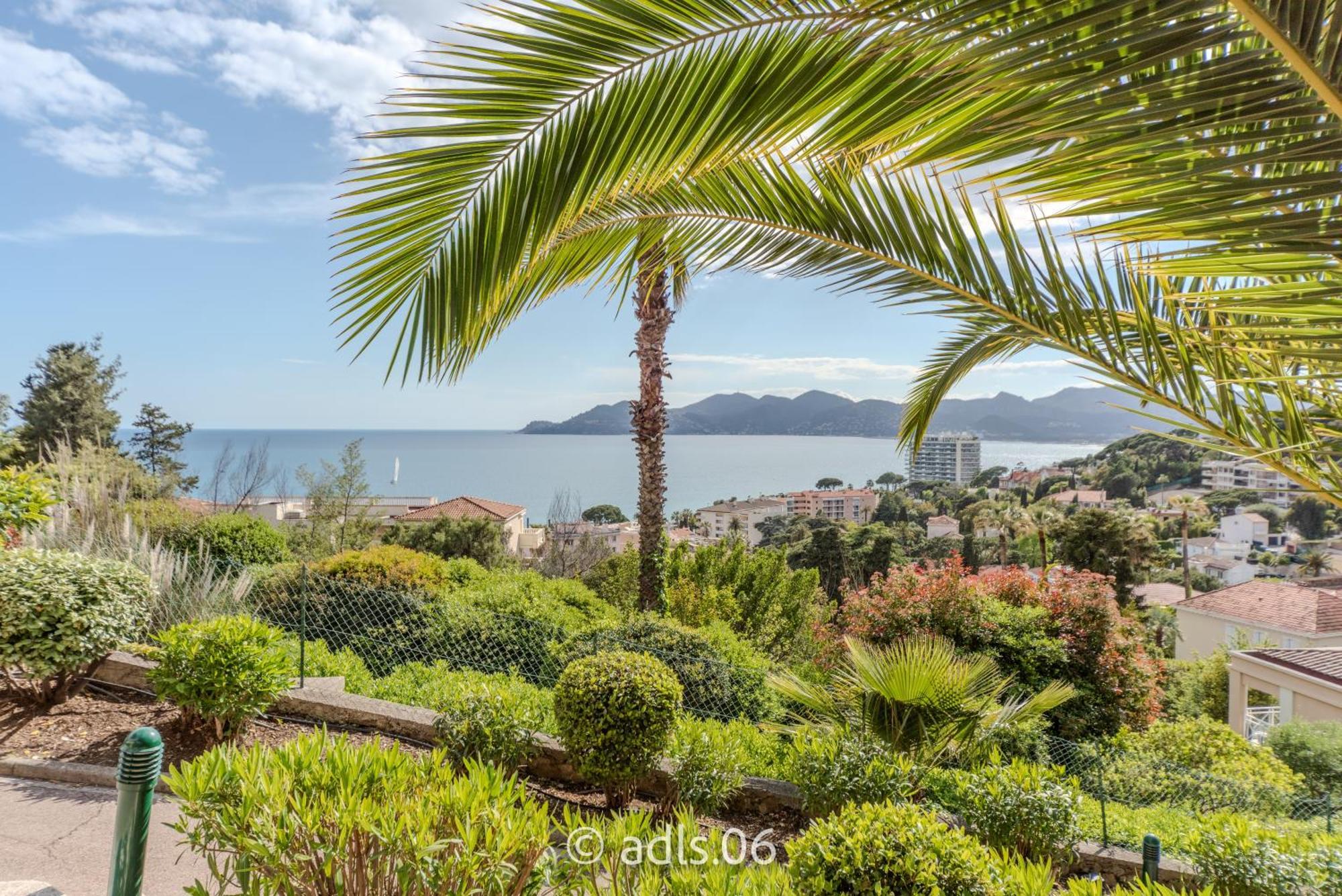 Un Studio De Charme Vue Mer & Piscine D'Exception * Cannes