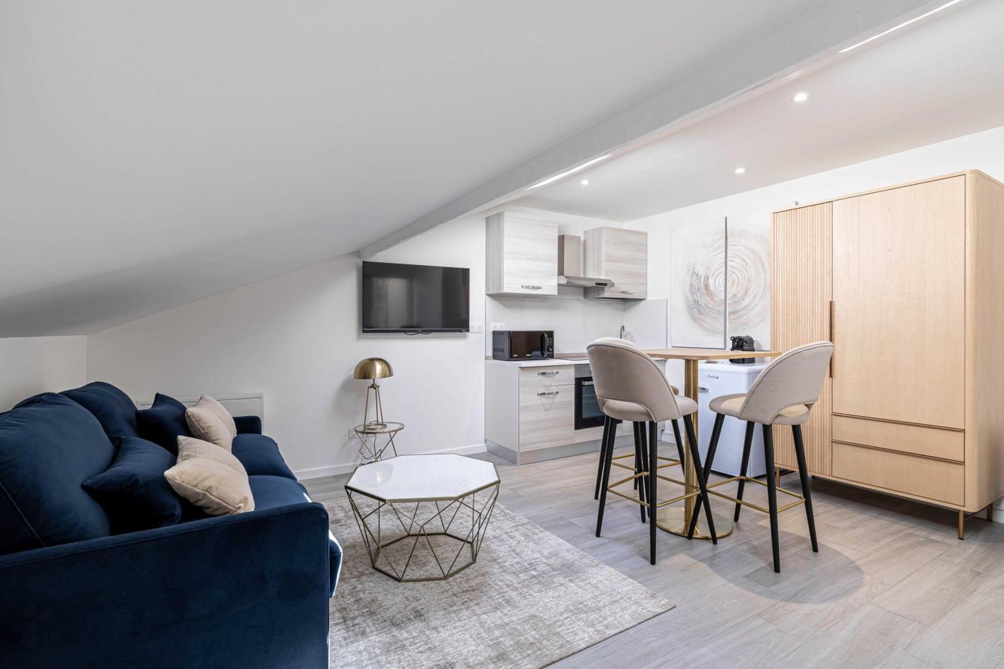 Renovated Cozy - Center - 2 Persons