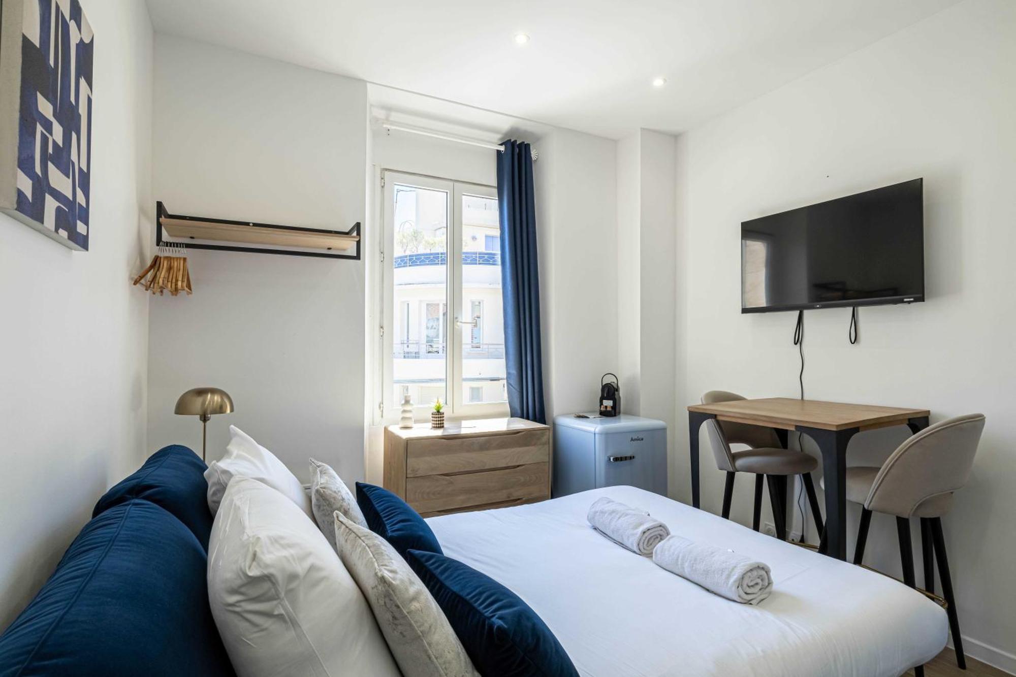 Renovated Cozy - Center - 2 Persons Apartment