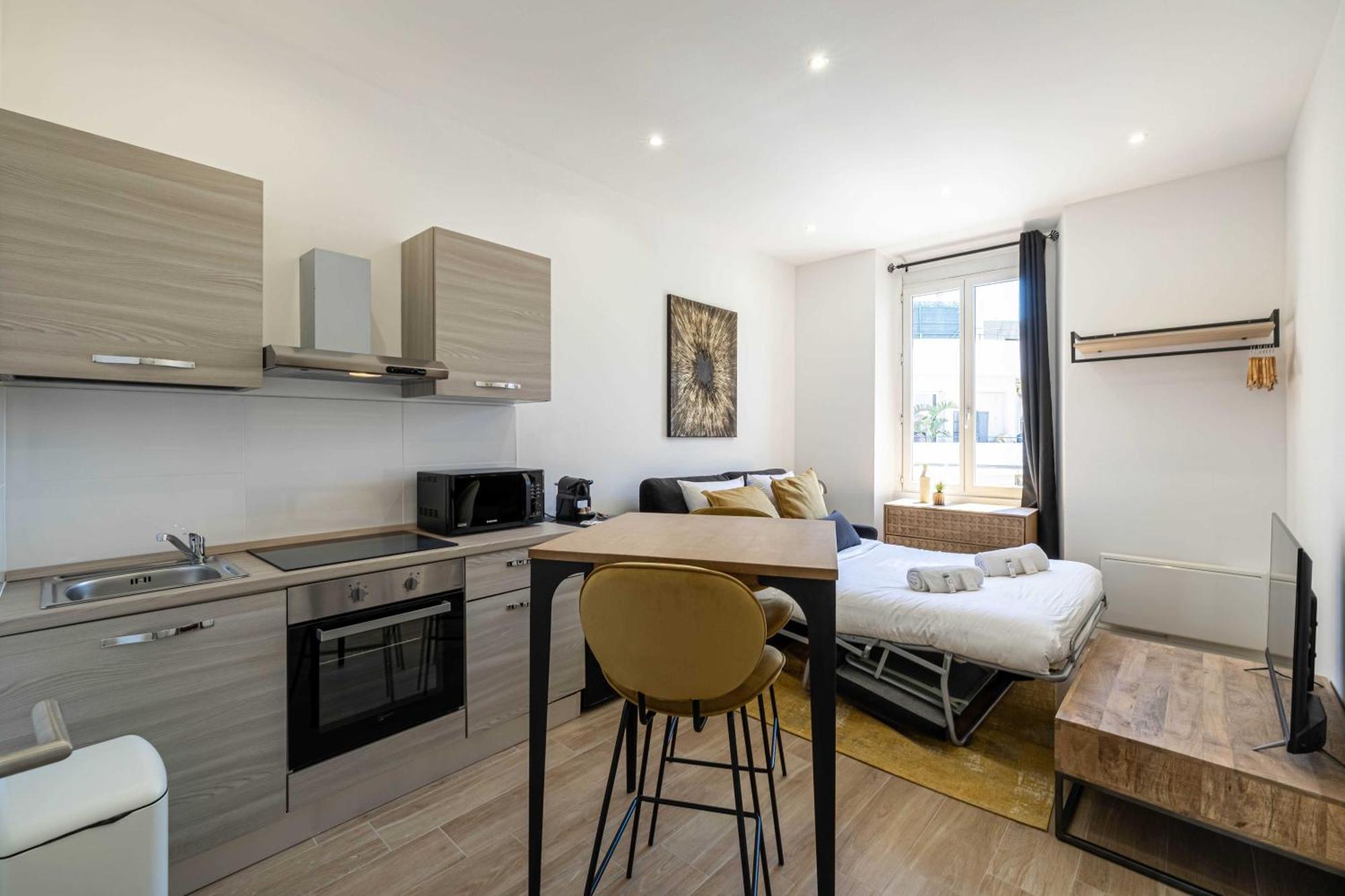 Renovated Cozy - Center - 2 Persons