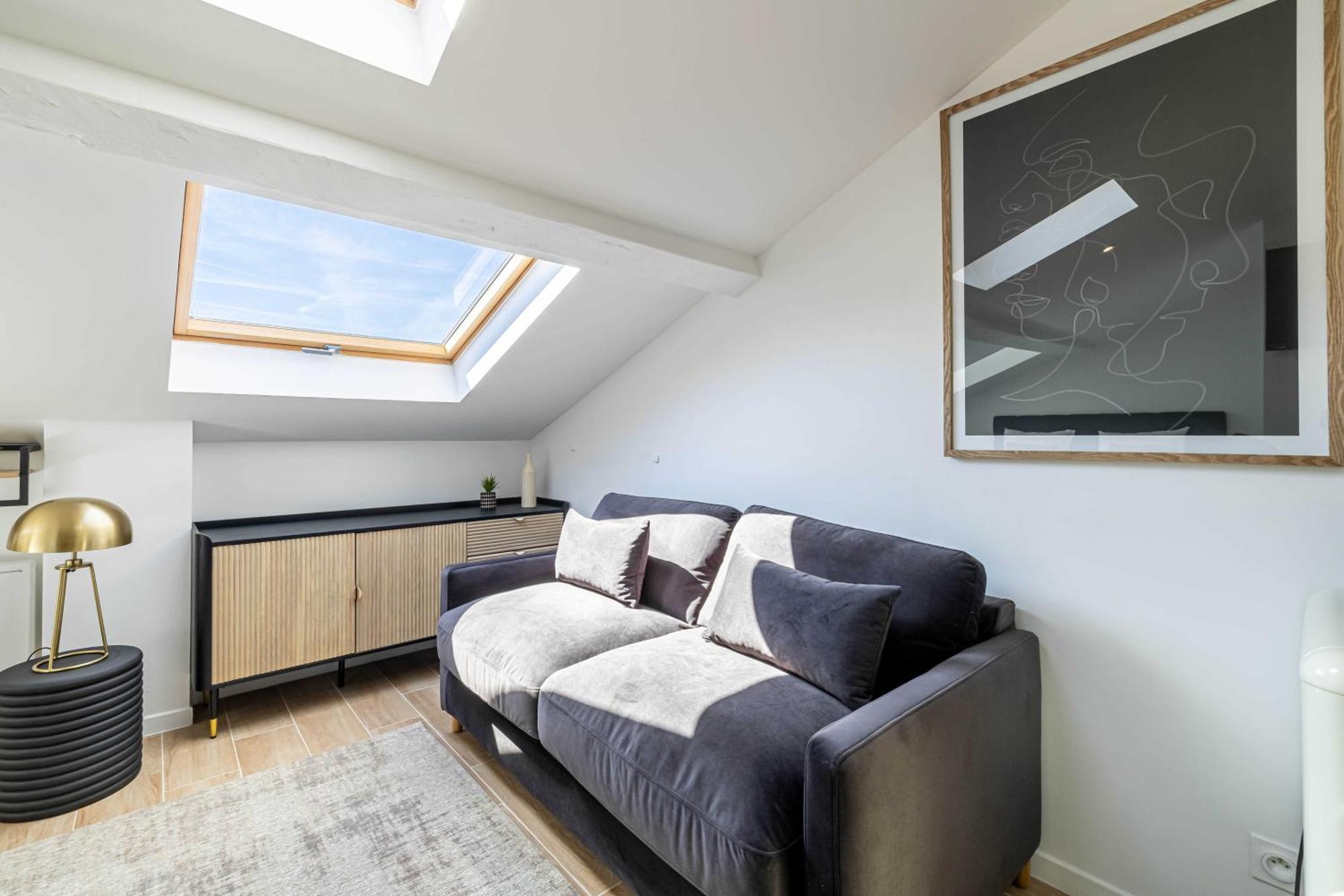 Renovated Cozy - Center - 2 Persons Apartment
