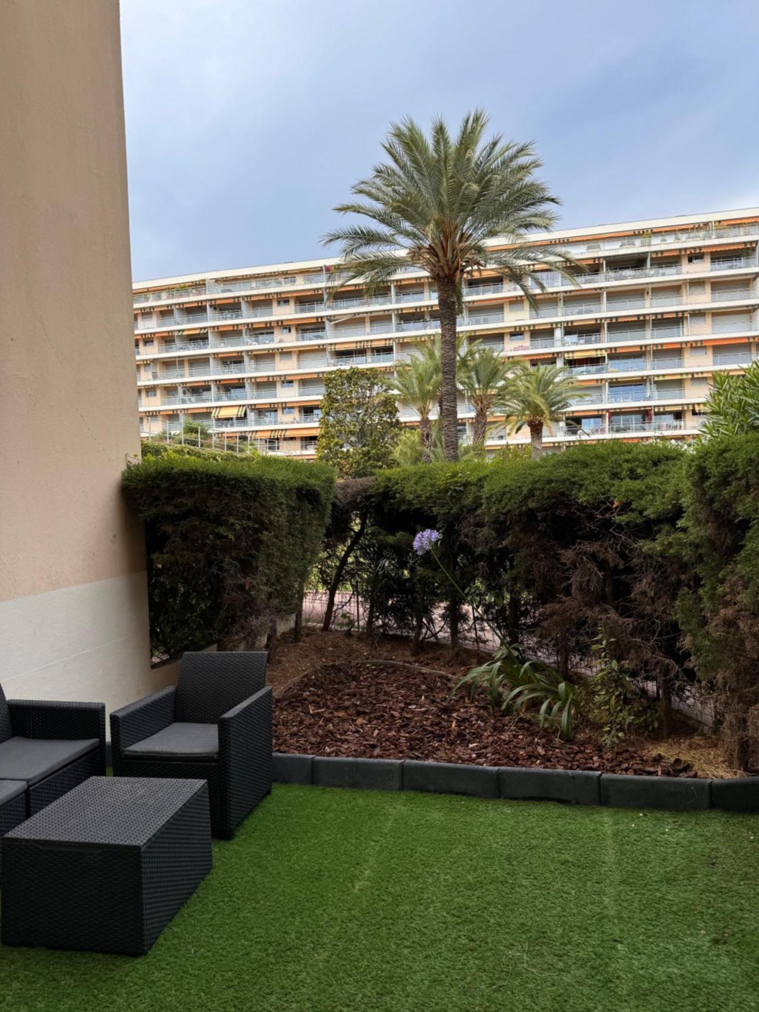 Apartment парк круазет , 3 комнаты , с террасой и паркингом , Cannes