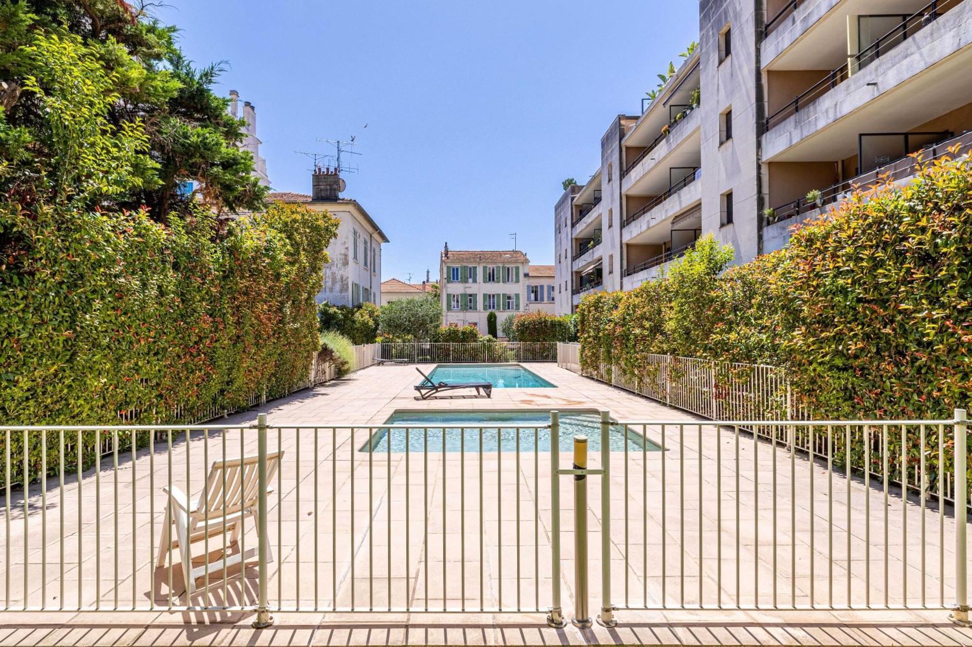 Charming With Balcony-pool - Apartment Cannes