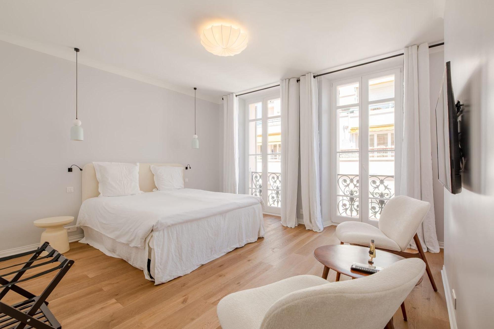 Mini-hôtel La Guitare 31 - Nice, Modern Studio In Center Of Cannes, Right Behind Grand
