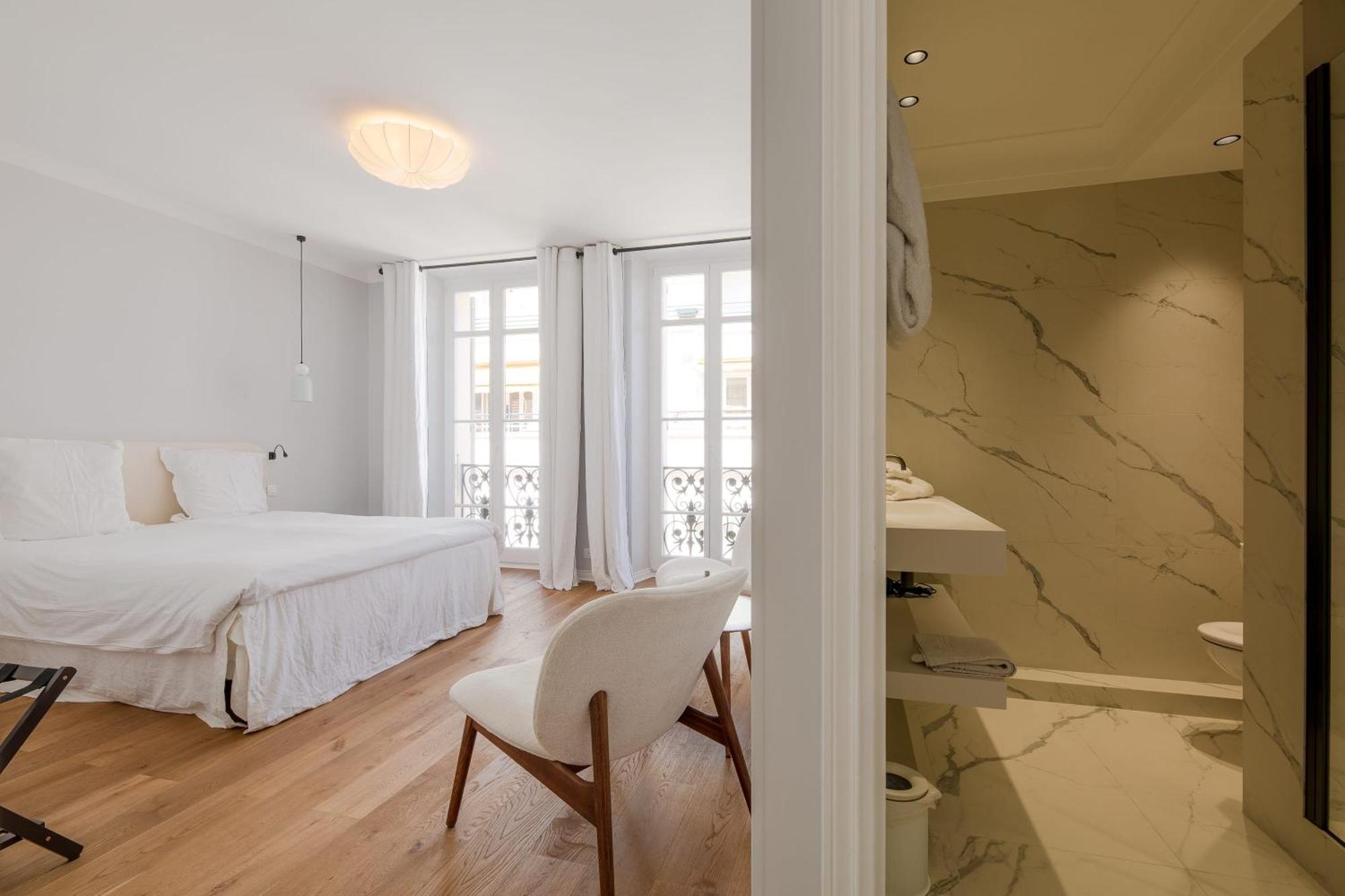 Mini-hôtel La Guitare 31 - Nice, Modern Studio In Center Of Cannes, Right Behind Grand *