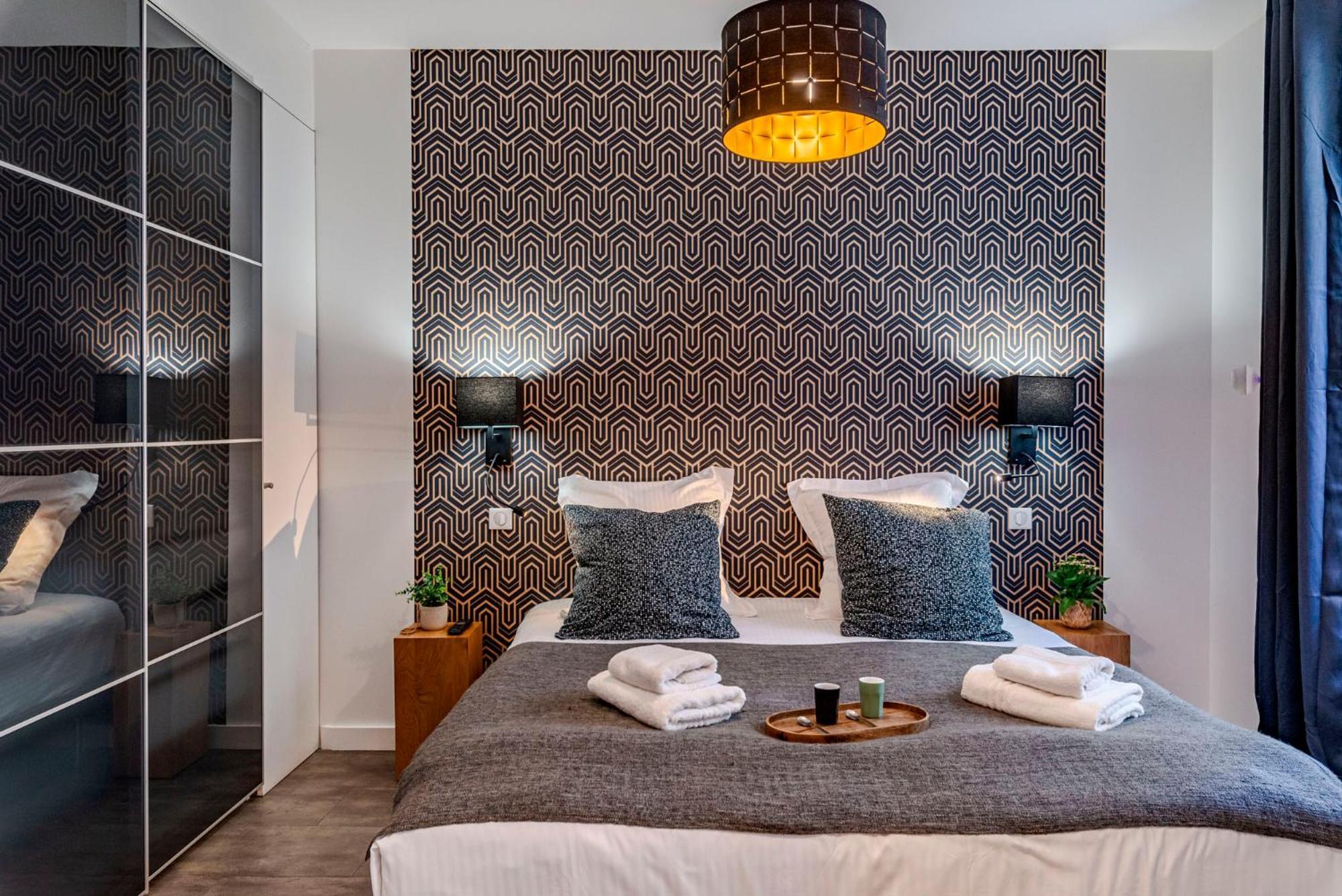 Luxury Family 2br - Prime Location, Walk To & Shopping, Sunny Balcony - Totolulu Hoche Cannes