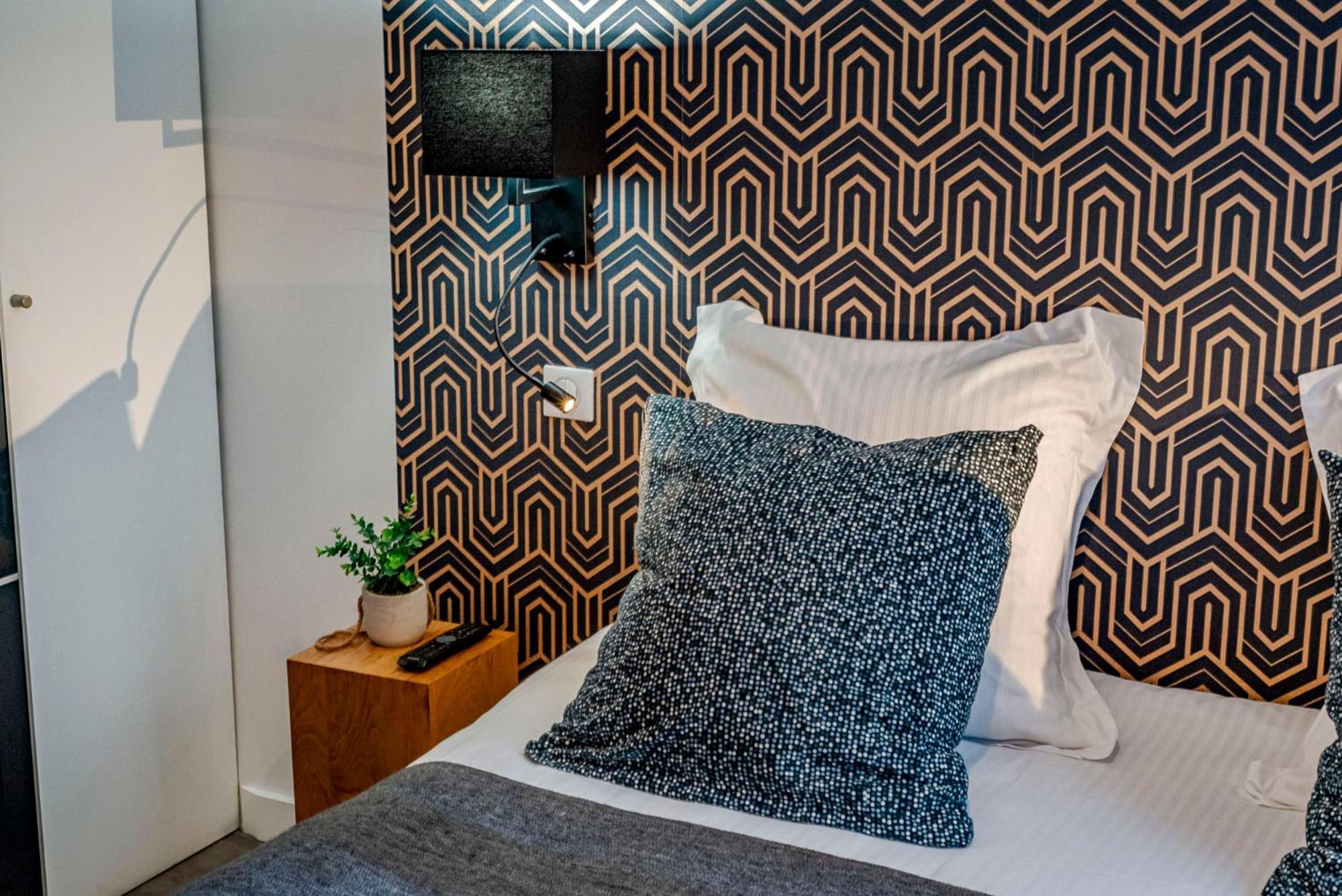 Luxury Family 2br - Prime Location, Walk To & Shopping, Sunny Balcony - Totolulu Hoche