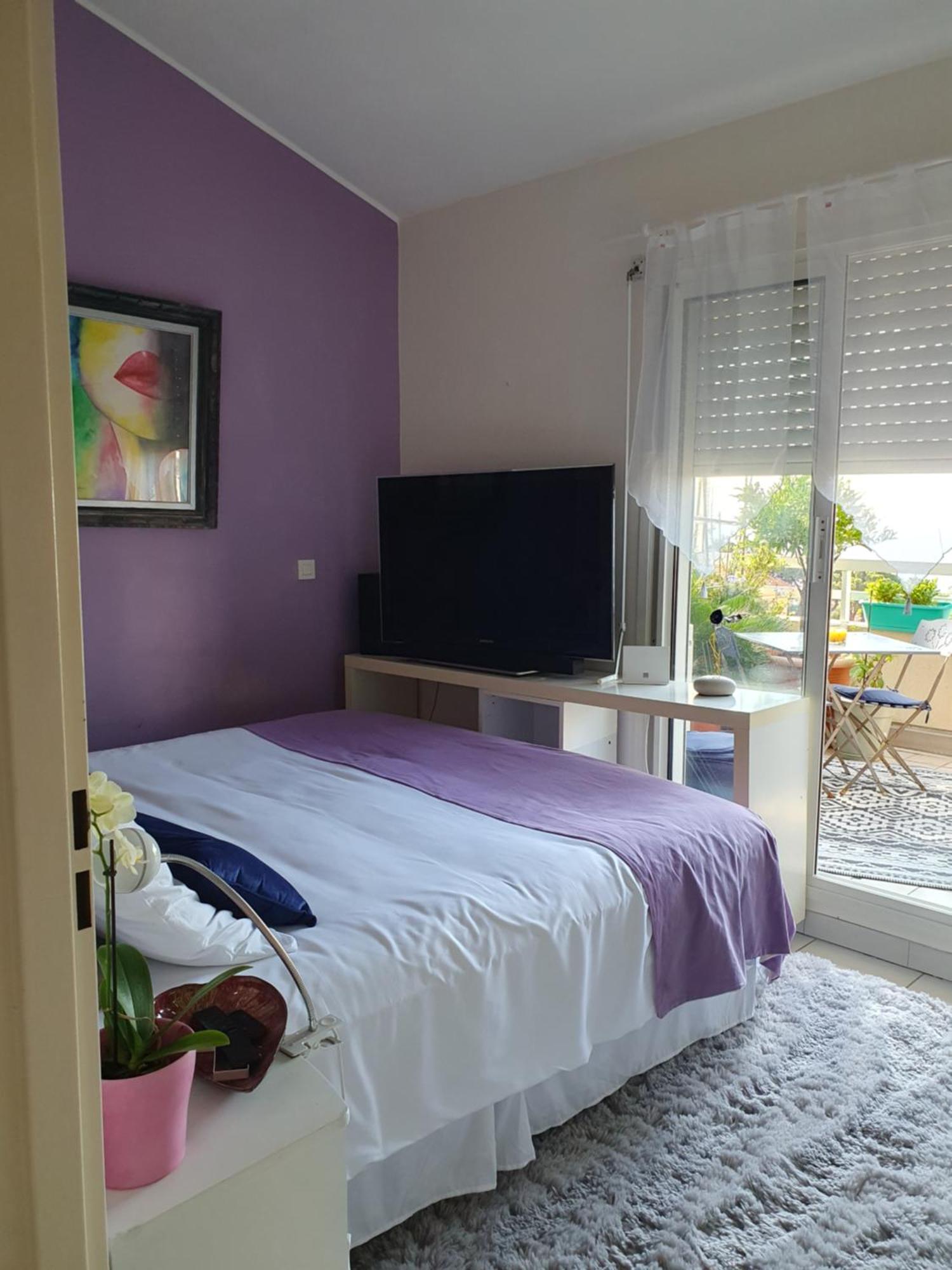 Chambre Lit 180 X 200 Cm Vue Mer Integrale Homestay Cannes