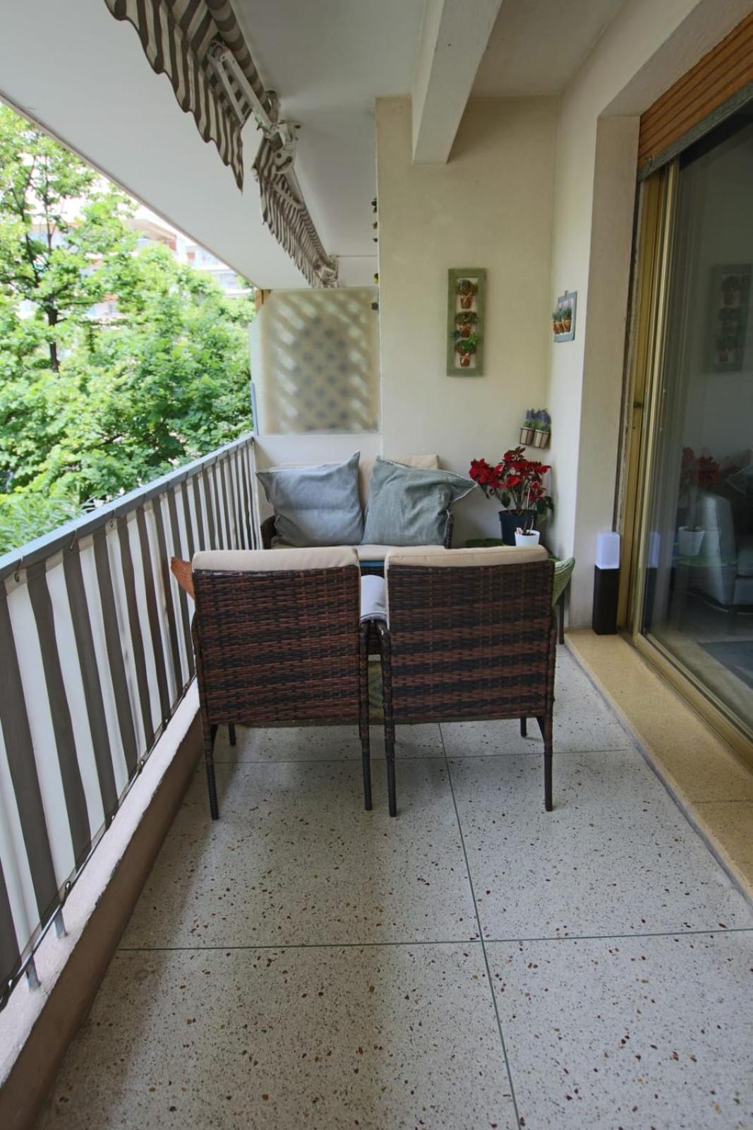 Air-conditioned Of 90 M2 Only 200 Meters Away From The Croisette Apartment *