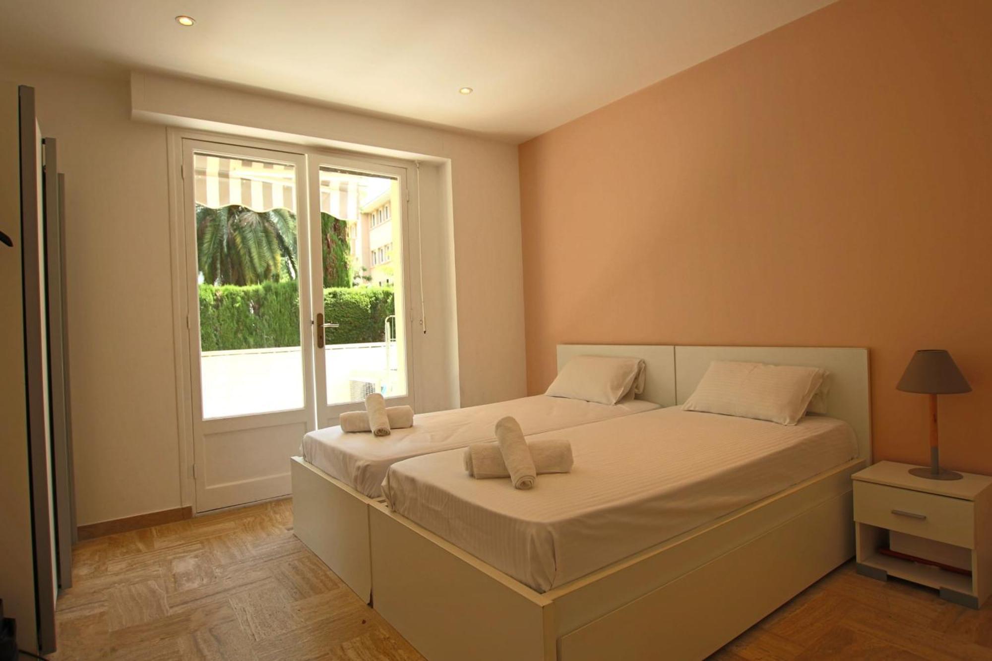 Air-conditioned Of 90 M2 Only 200 Meters Away From The Croisette Cannes