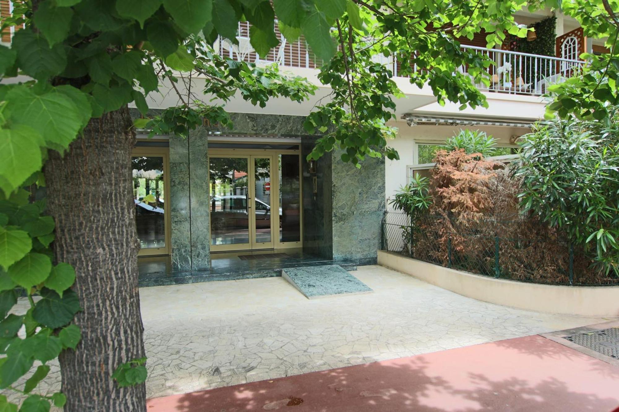 Air-conditioned Of 90 M2 Only 200 Meters Away From The Croisette Apartment