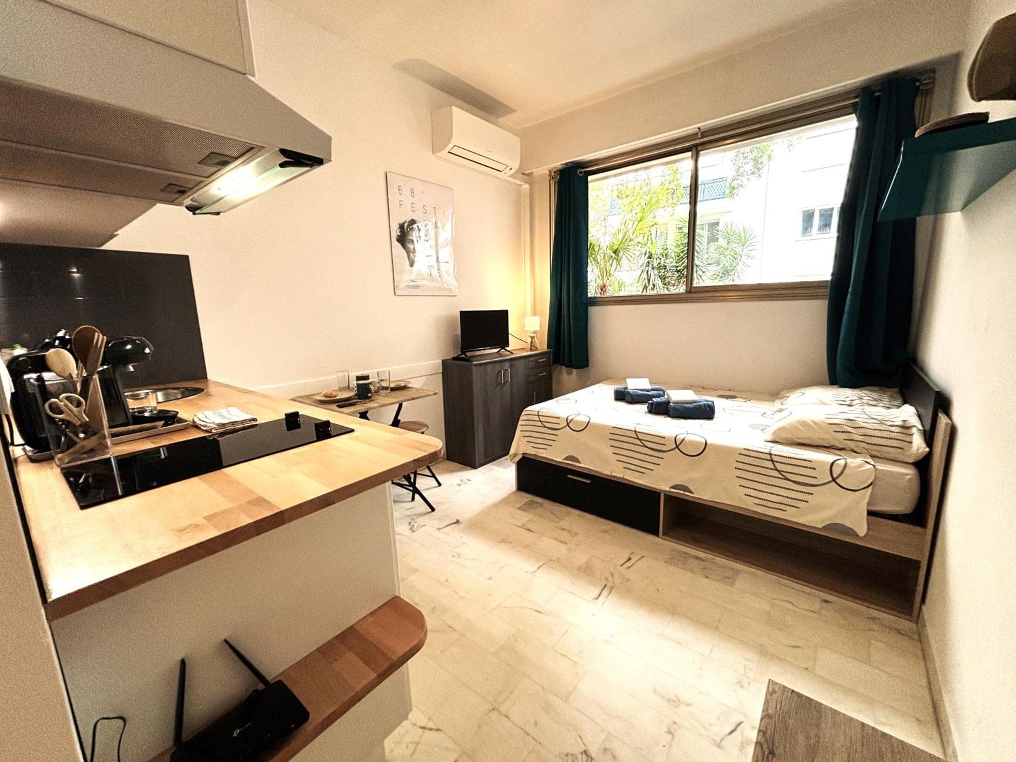 Cannes Center Wifi Ac 100 M From Croisette Behind Martinez Hotel
