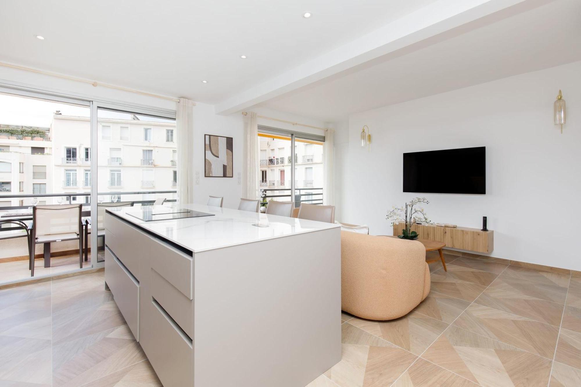 Carlton Area Lux 2 Beds 2 Baths Apartment Cannes