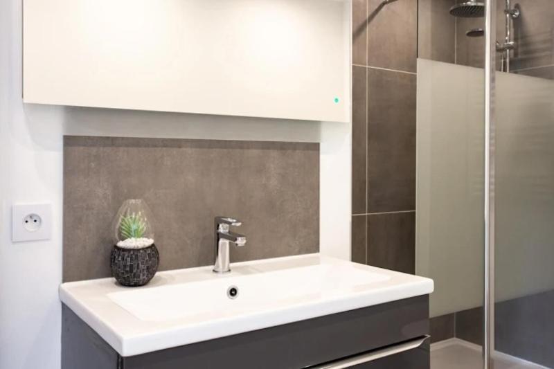 Appartement Palm Azur Climatise, Wifi, Piscine, Parking *