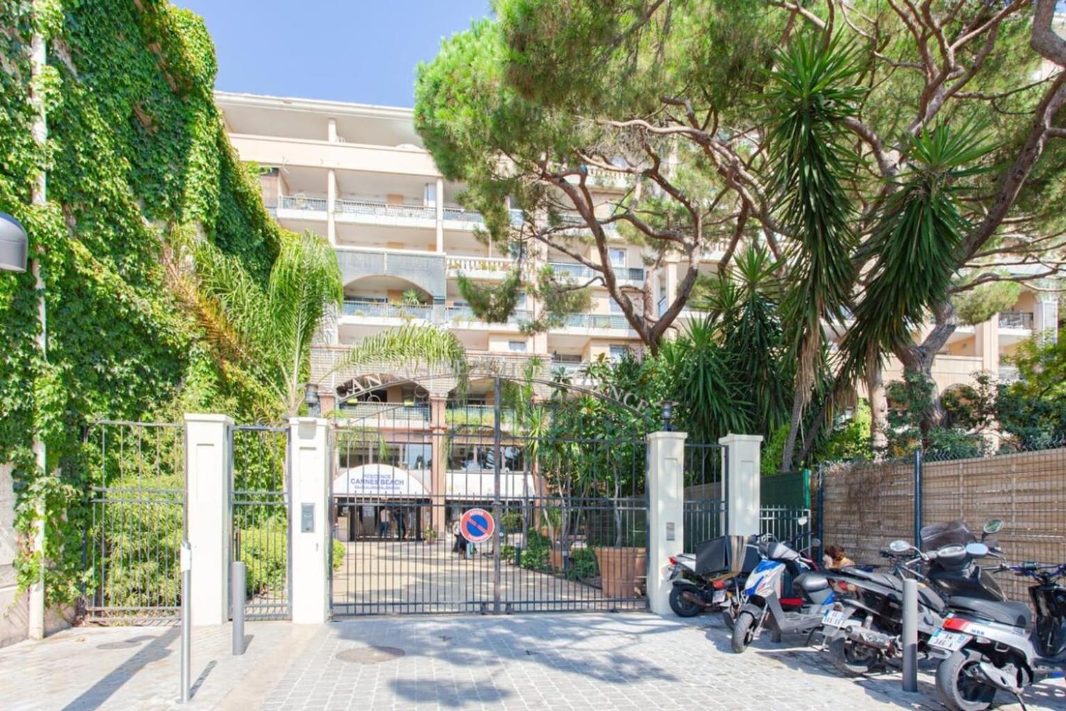 Palm Azur Climatise, Wifi, Piscine, Parking * Cannes