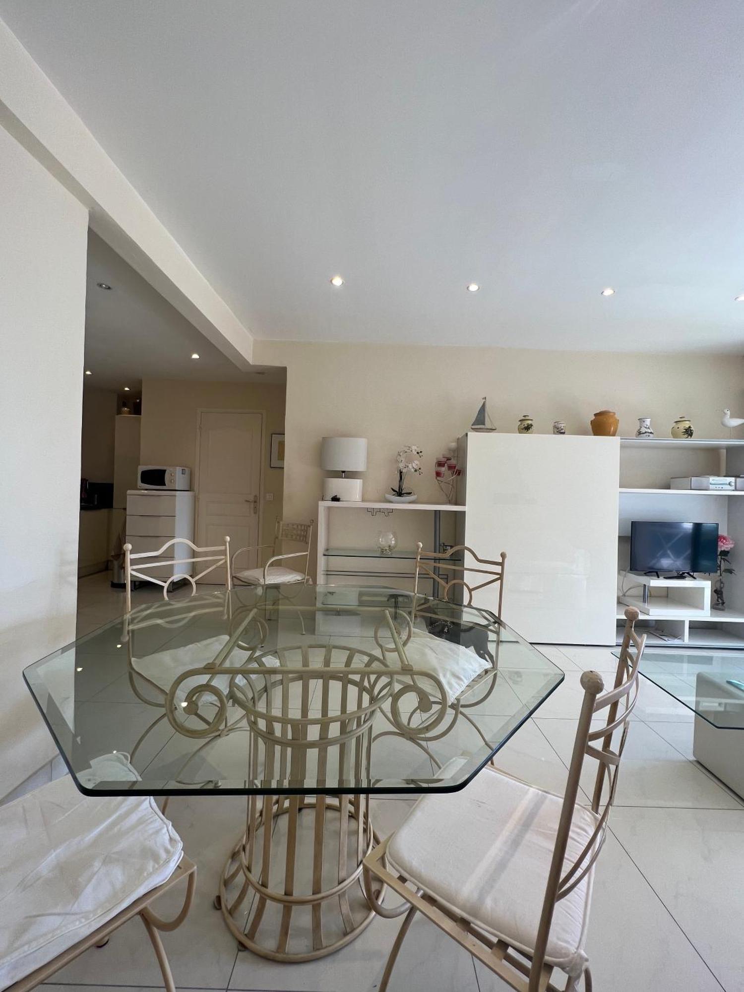 Sea View Croisette Apartment