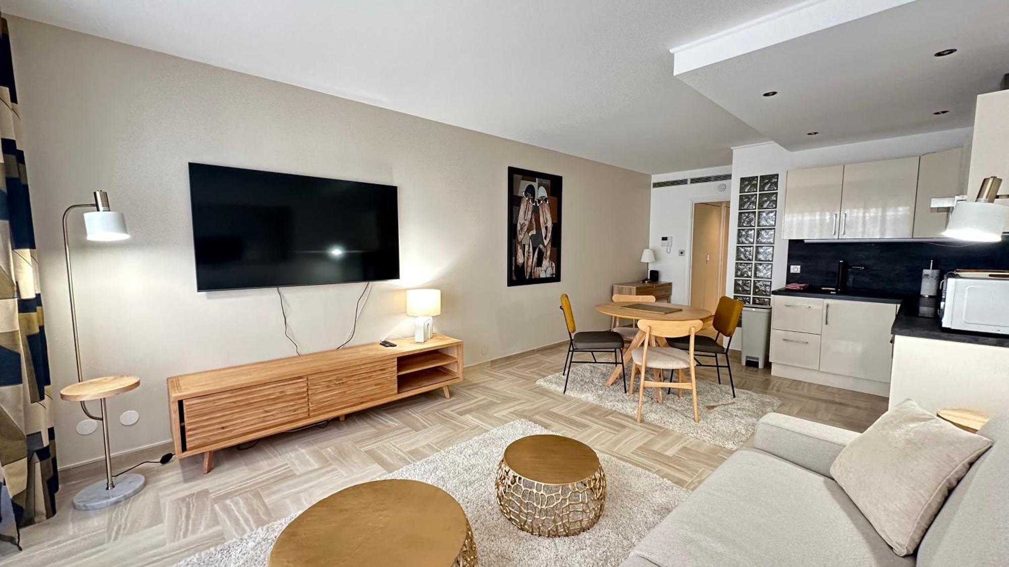 Gray D'albion Croisette, 4 Personnes * Cannes