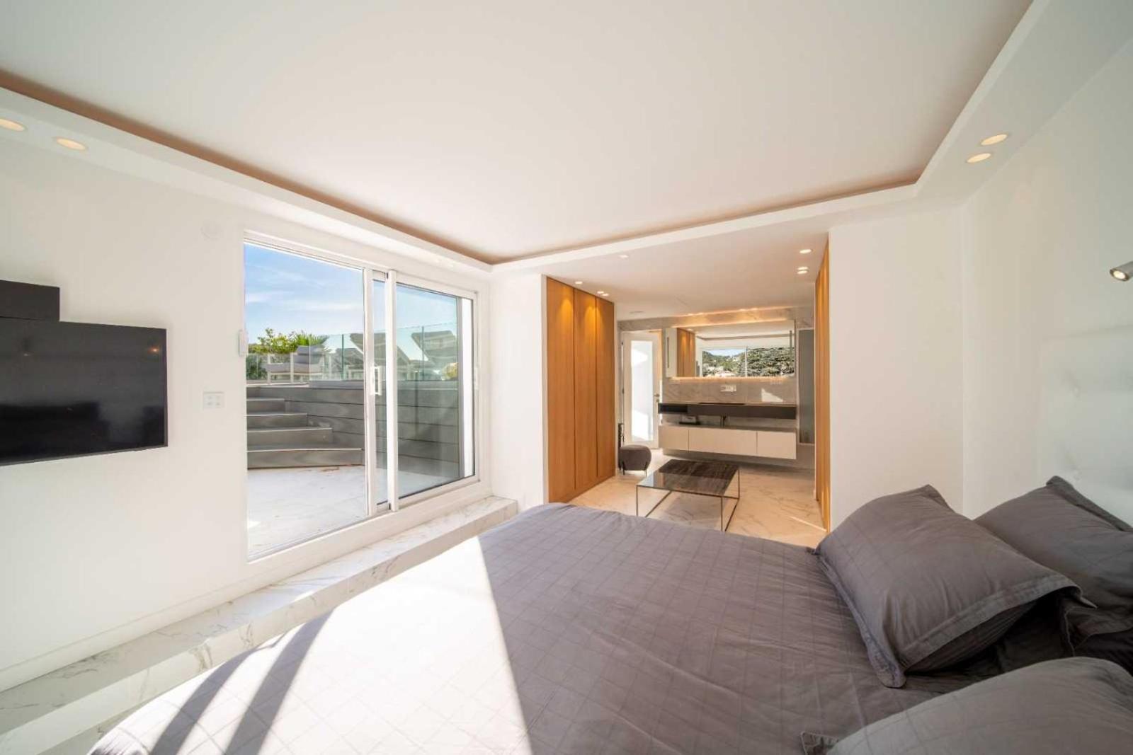 Sumptuous Terrace - - Sea View