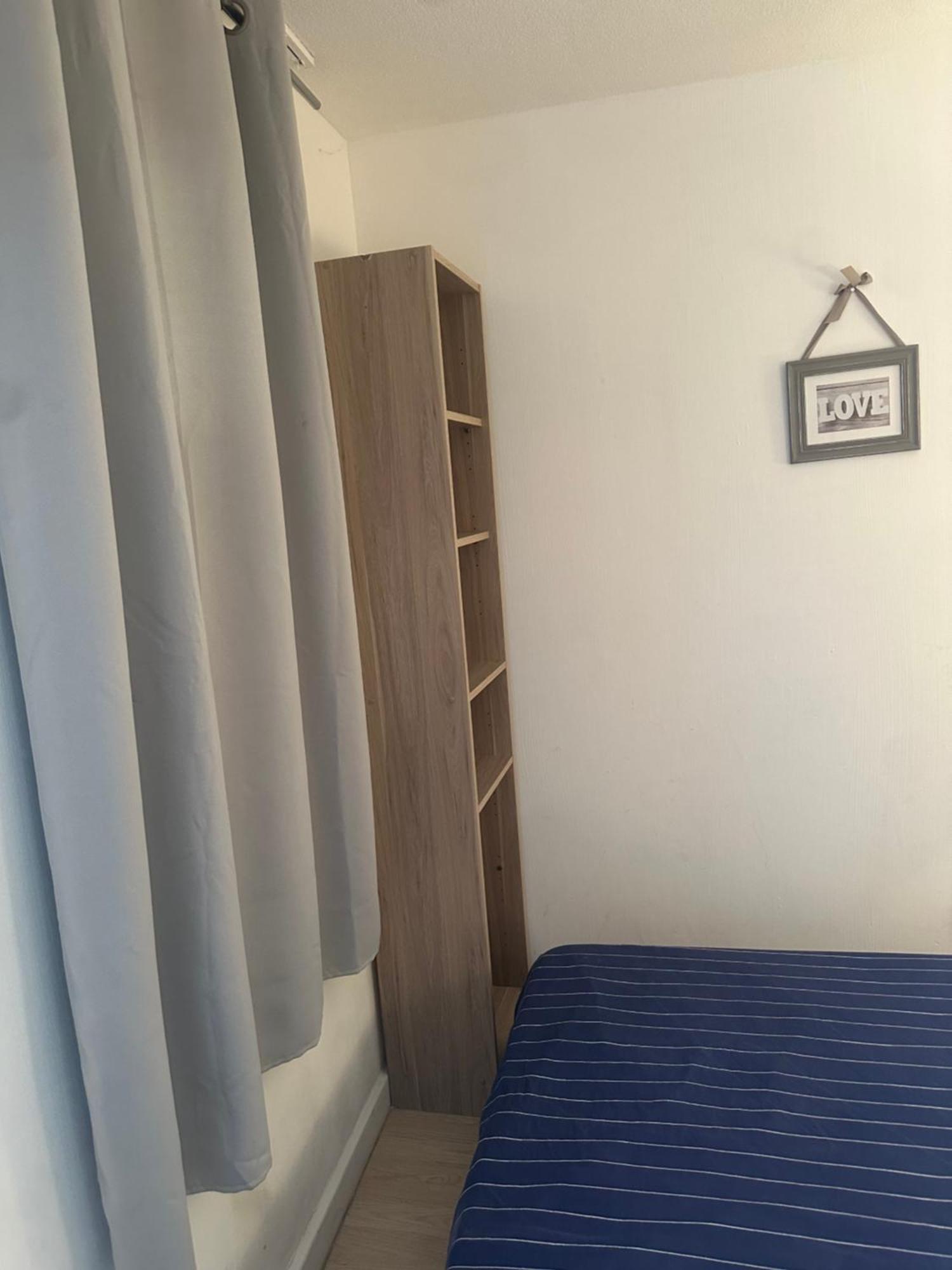 Appart. Piscine 4 Pers. A 150m Apartment *