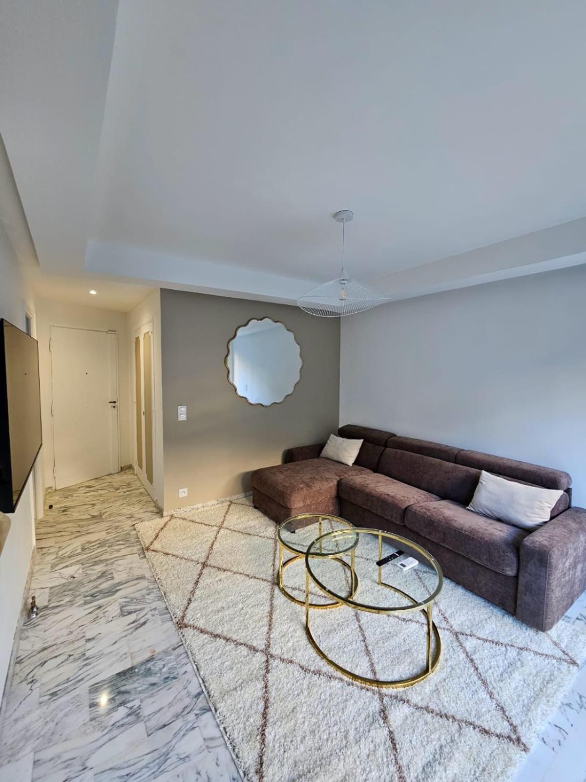 Apartment Centre De *