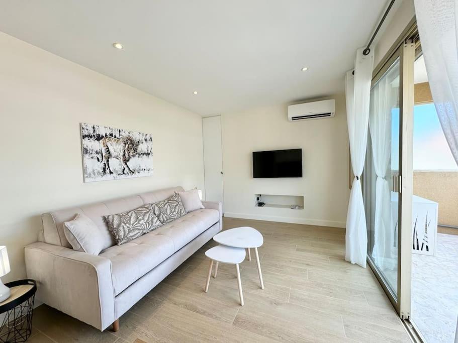 Le Palm Beach, Clim ,parking, Neuf * Cannes