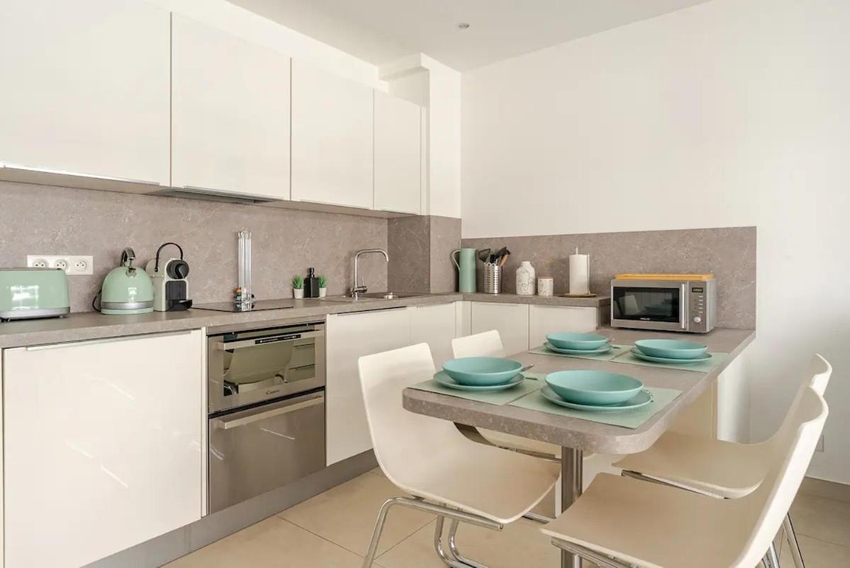 Appartement Magnifique 2 Pieces Avec Balcon Proche Martinez Et Croisette