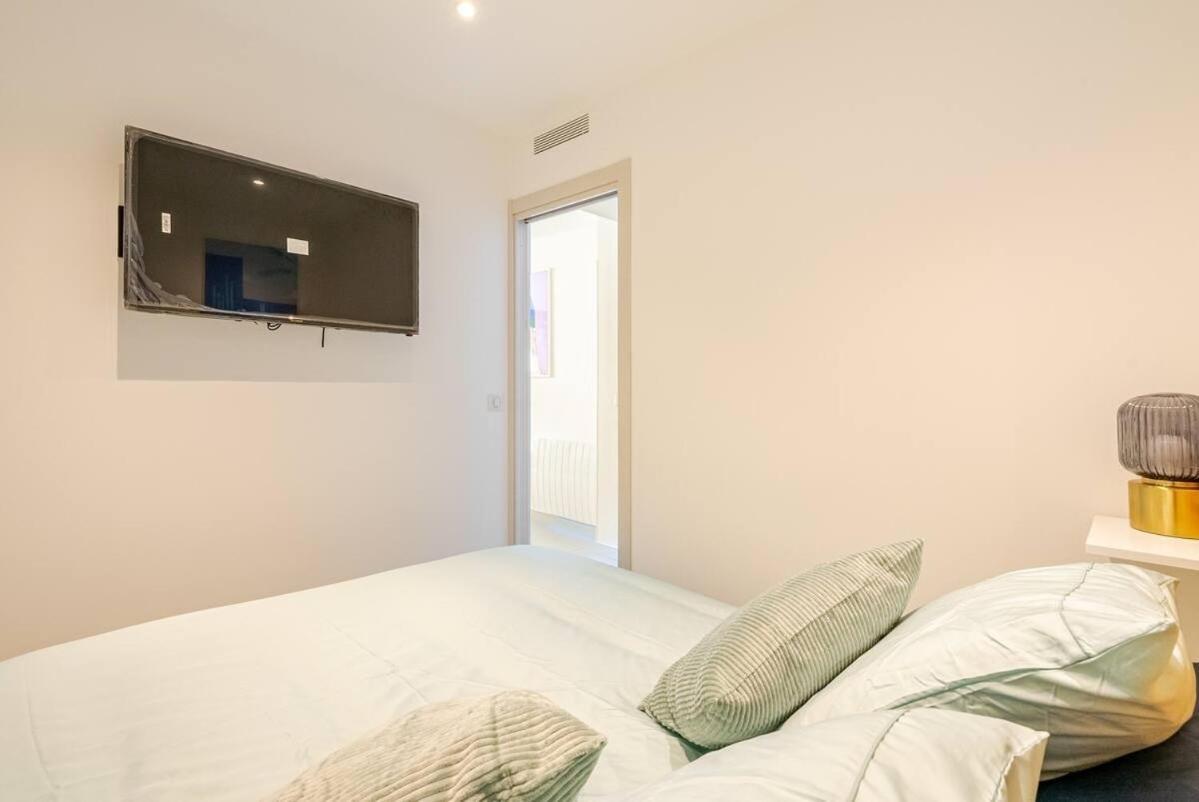 Magnifique 2 Pieces Avec Balcon Proche Martinez Et Croisette Cannes