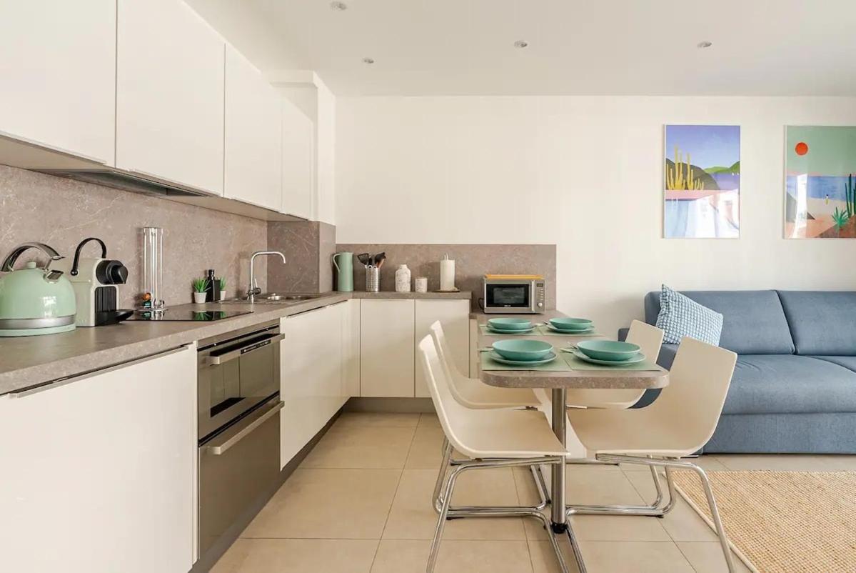 Magnifique 2 Pieces Avec Balcon Proche Martinez Et Croisette Appartement Cannes