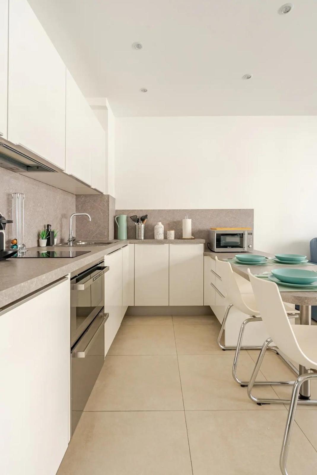 Appartement Magnifique 2 Pieces Avec Balcon Proche Martinez Et Croisette *