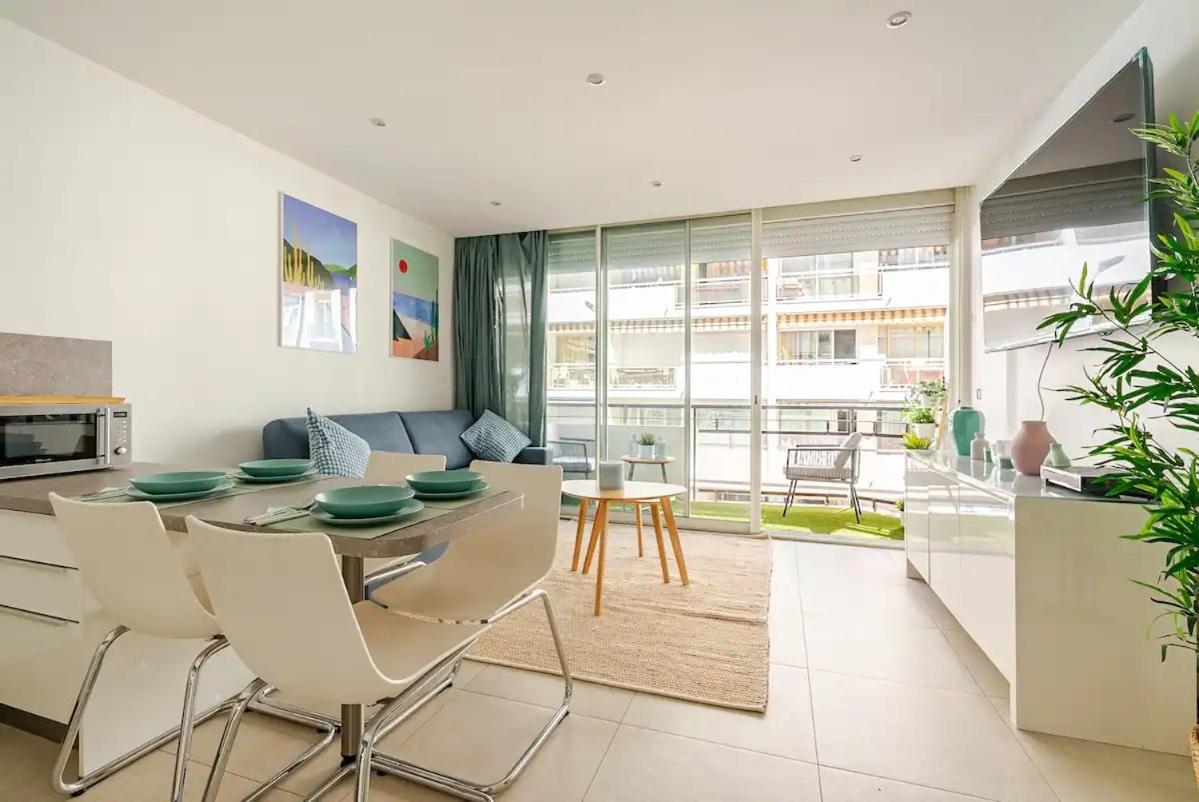 Magnifique 2 Pieces Avec Balcon Proche Martinez Et Croisette Appartement Cannes