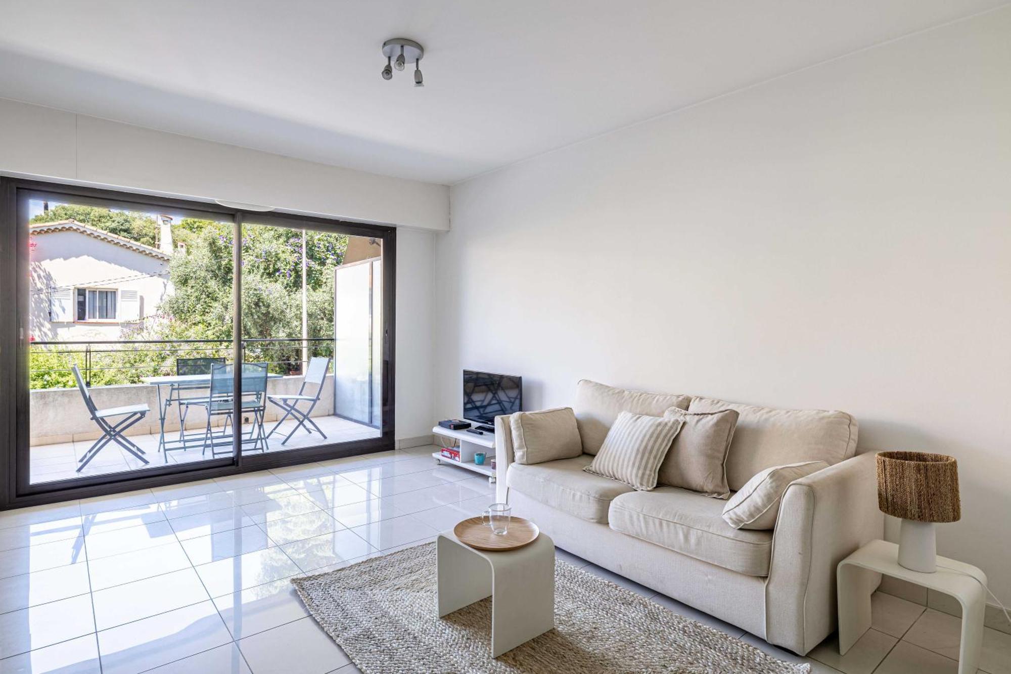 Charming With Balcony-pool - Apartment Cannes
