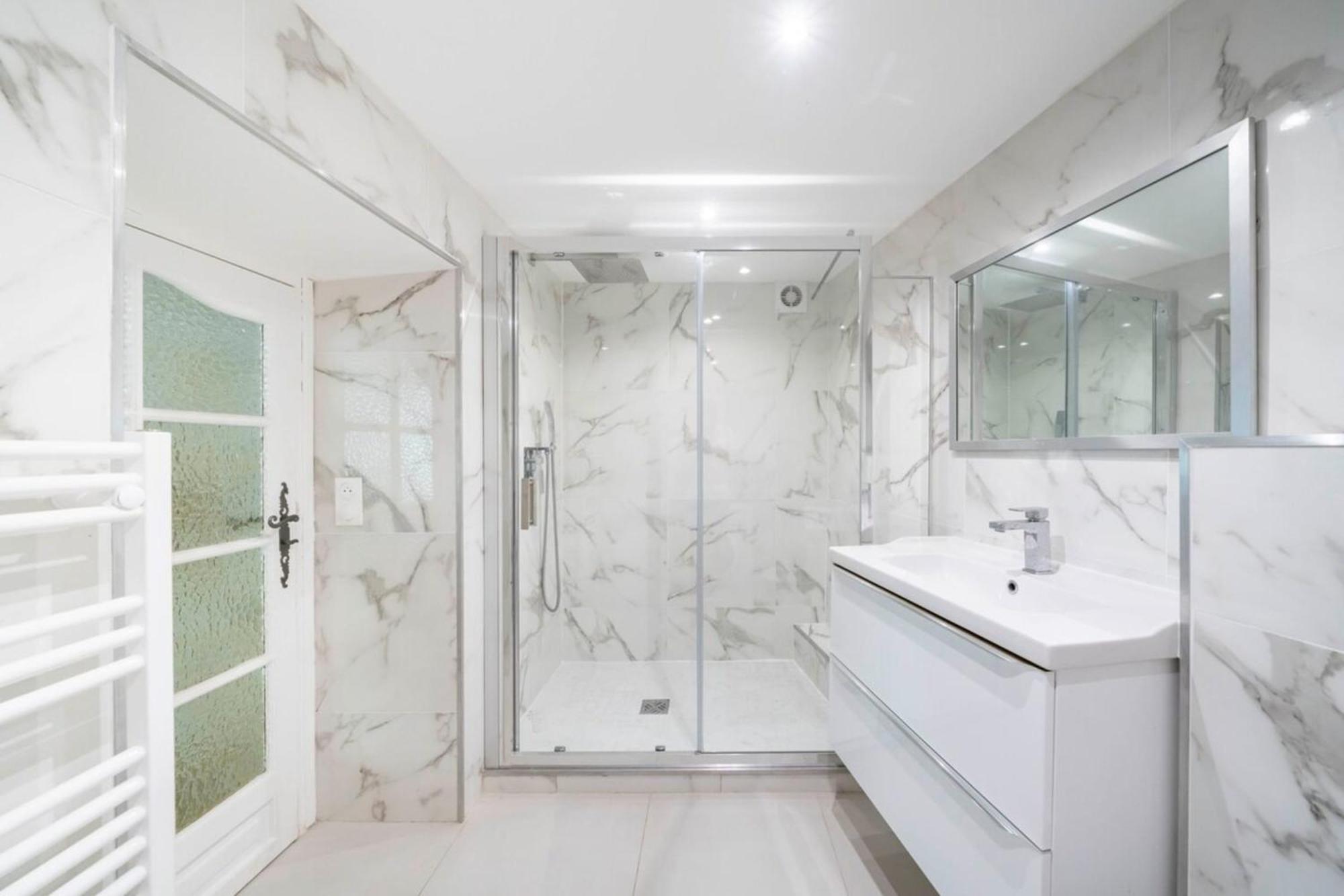 Brand New One Bedroom Heart Of Appartement *