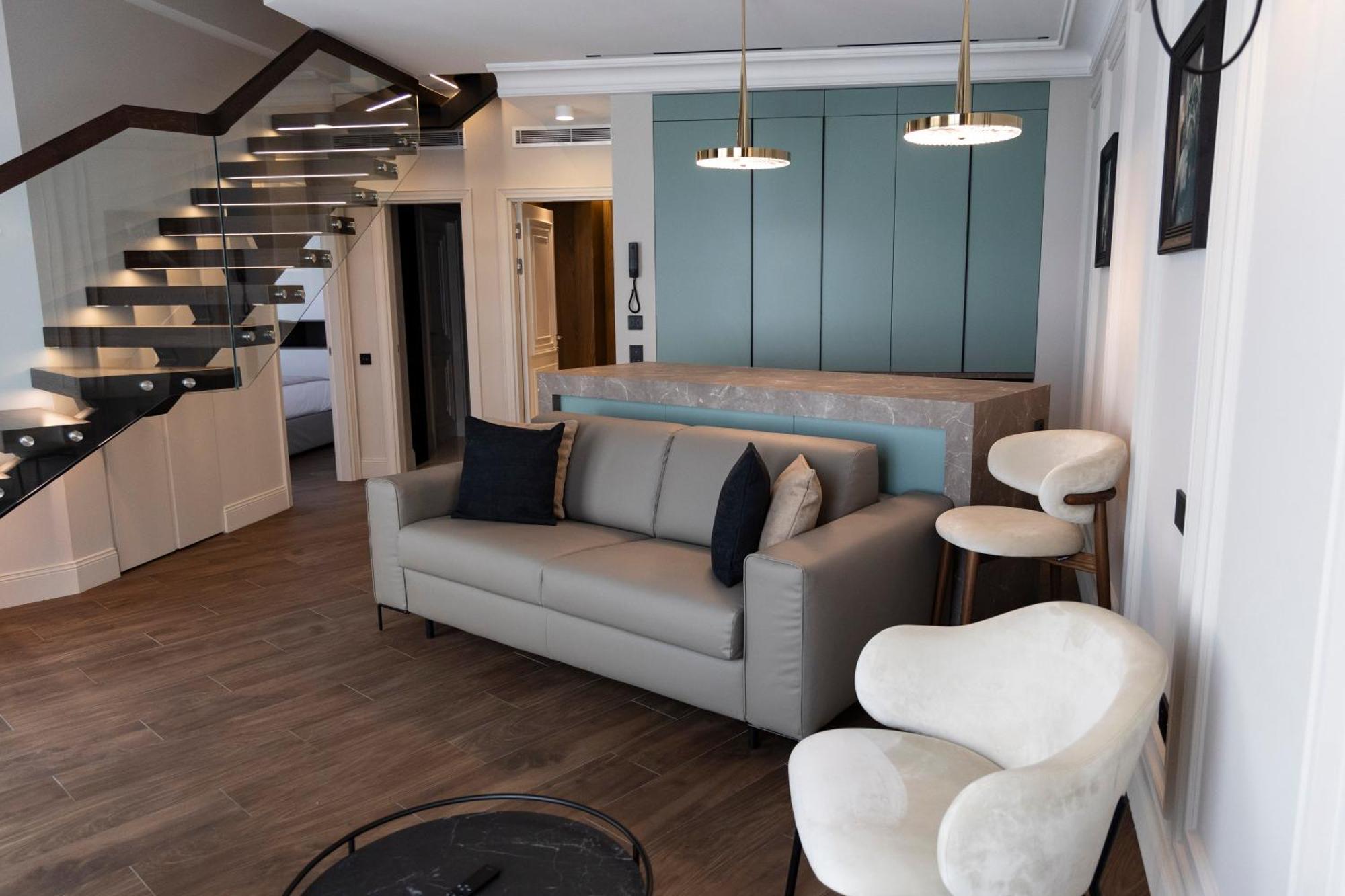 Apartment In The Heart Of *
