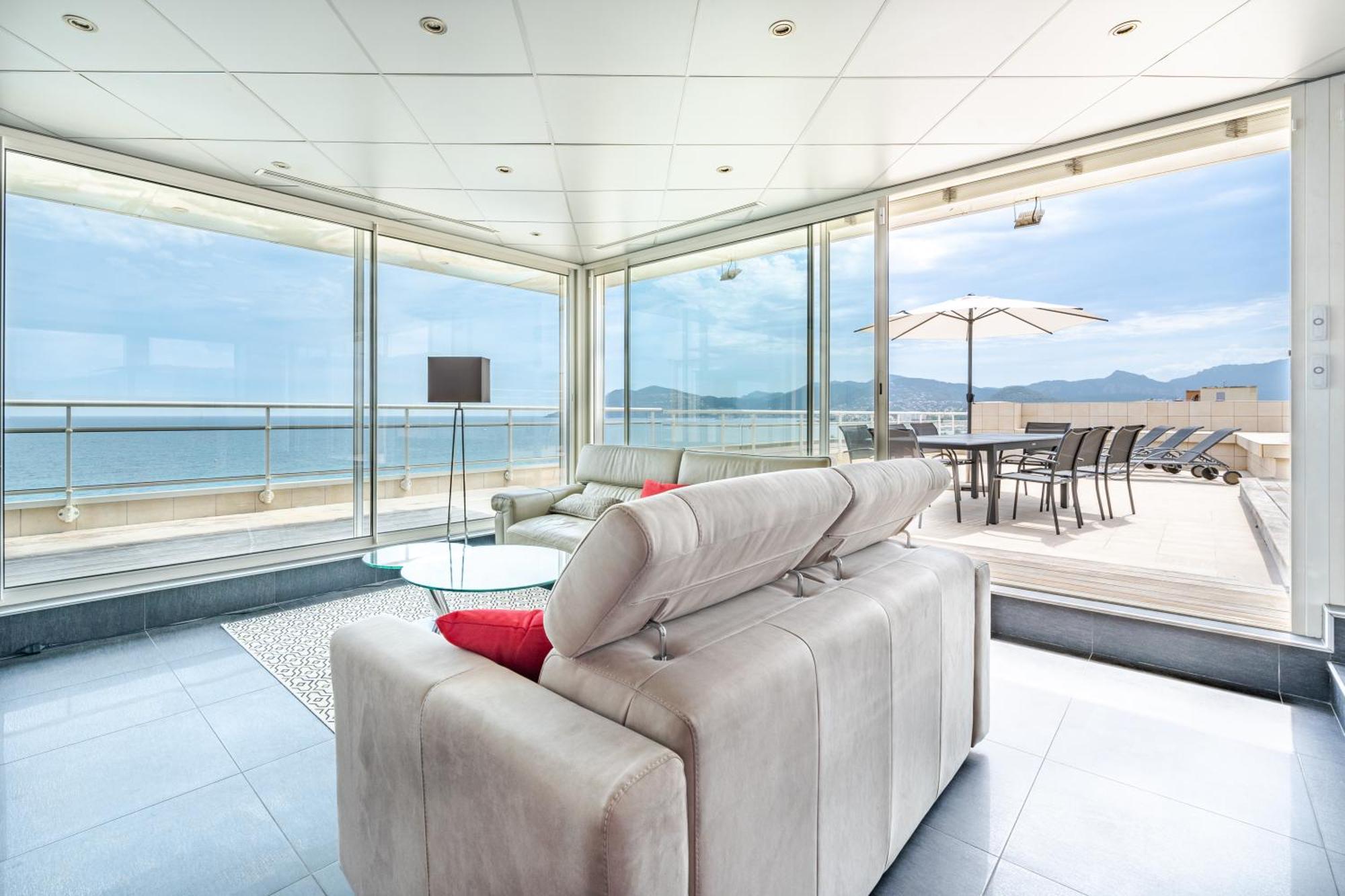 - Sur Le Toit- Vue Mer Apartment Cannes