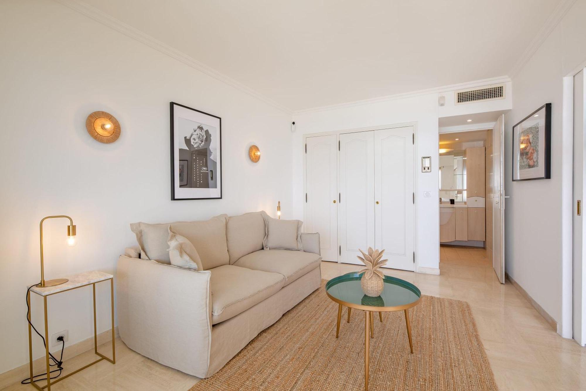 Georges Iii - With Panoramic View Of Apartamento Cannes
