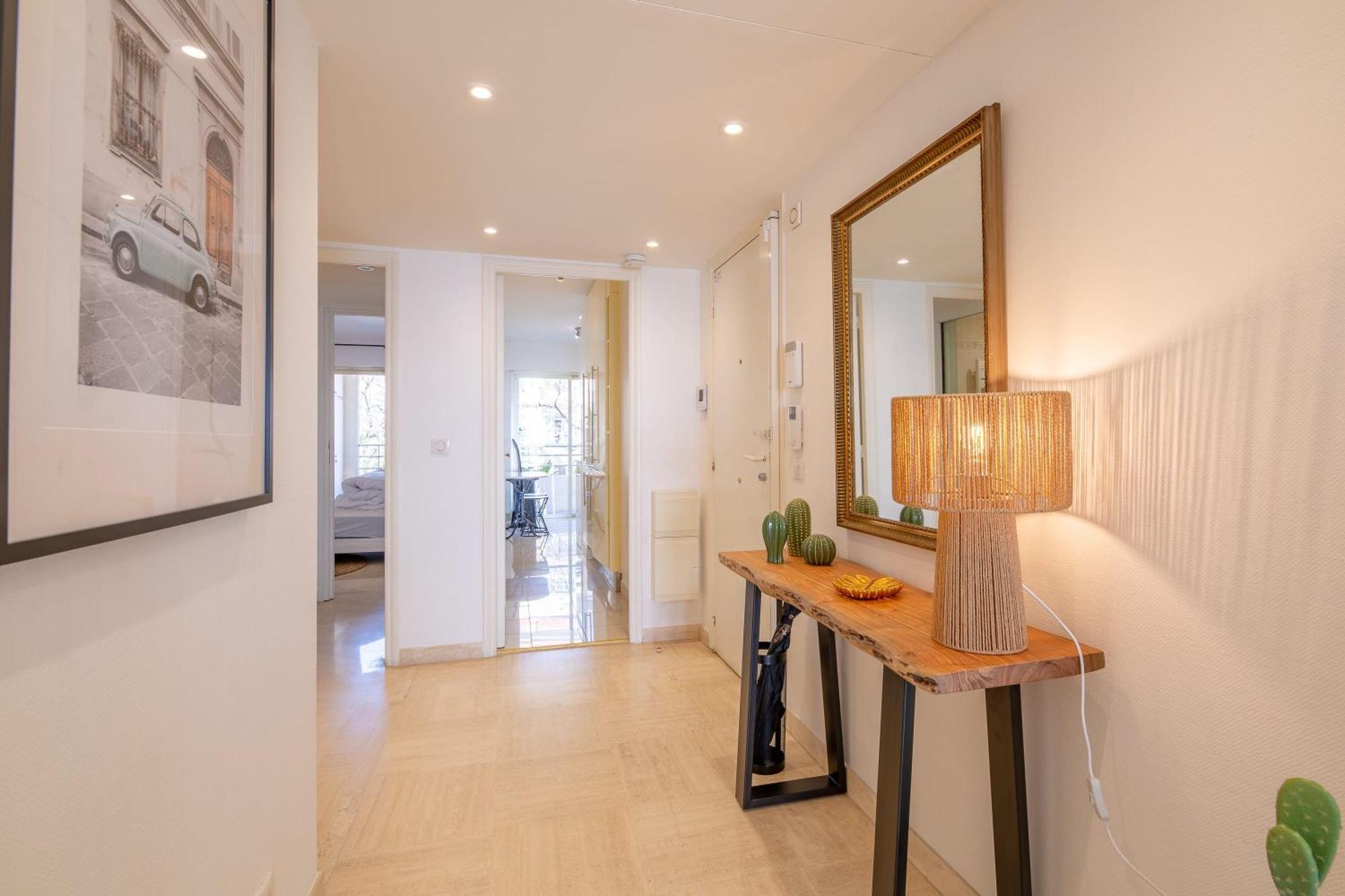 Georges Iii - With Panoramic View Of Cannes