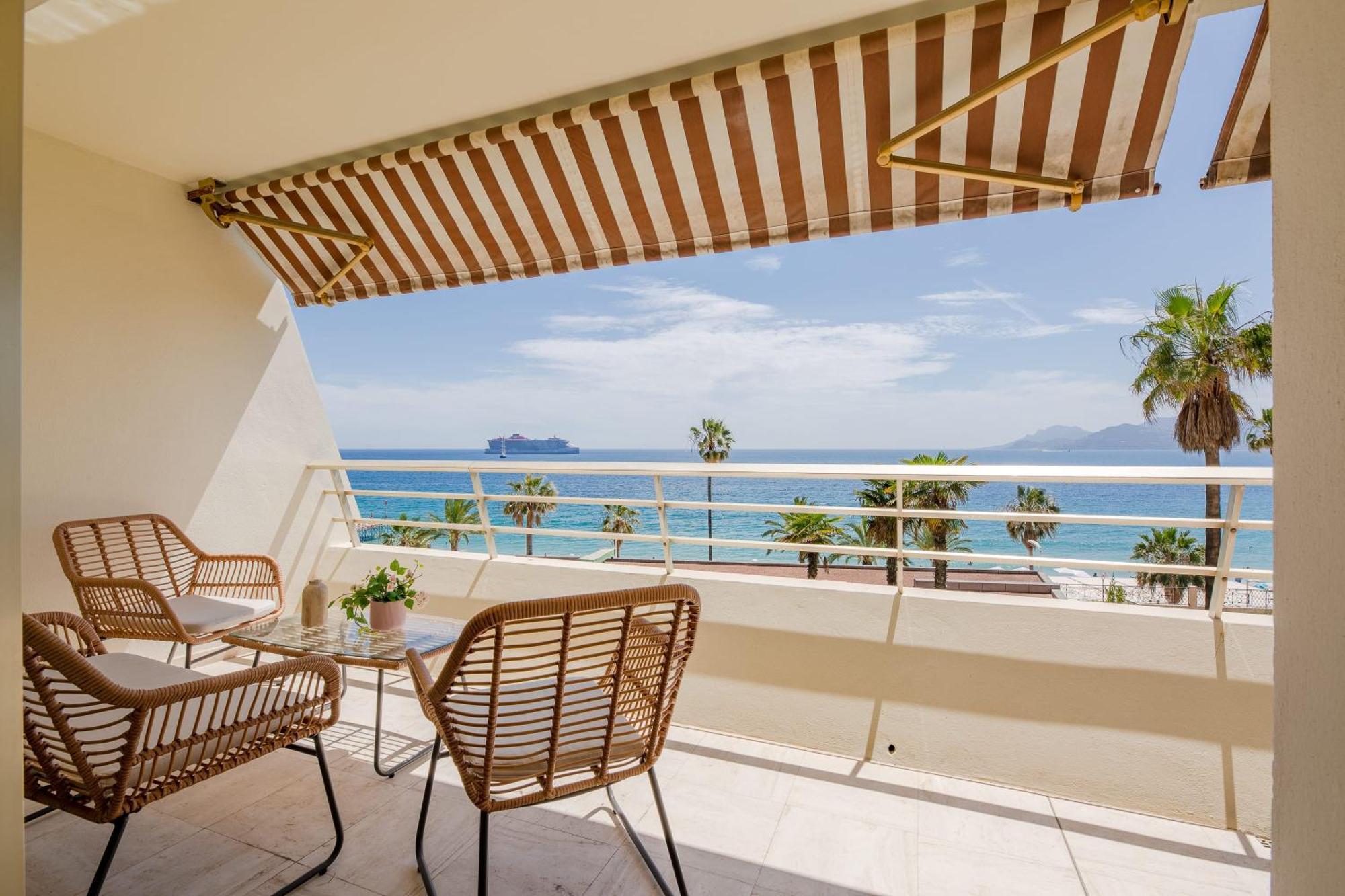 Georges Iii - With Panoramic View Of * Cannes