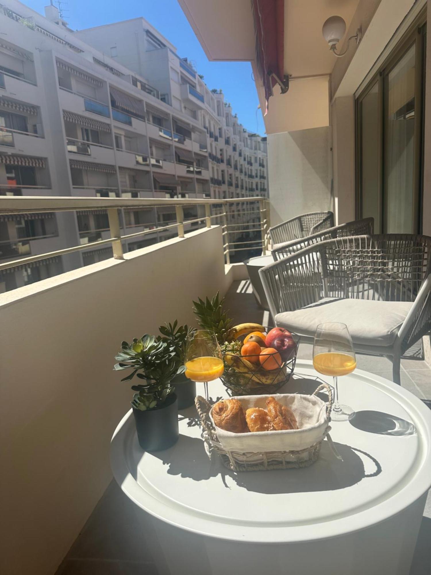 Apartment T3appartement De Luxe Croisette En Face De La Martinez 80m2 Cannes