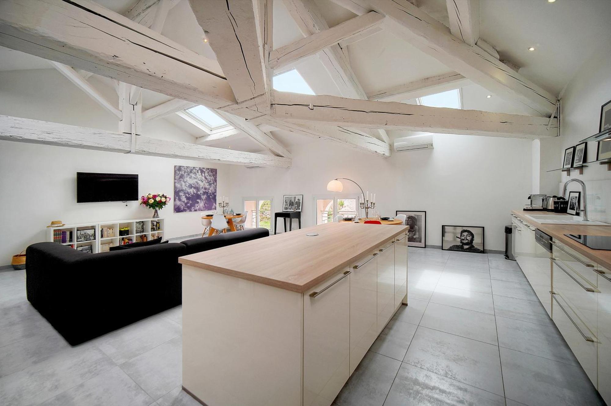 Immogroom - Luminous Spacious T4 - Ac Apartment