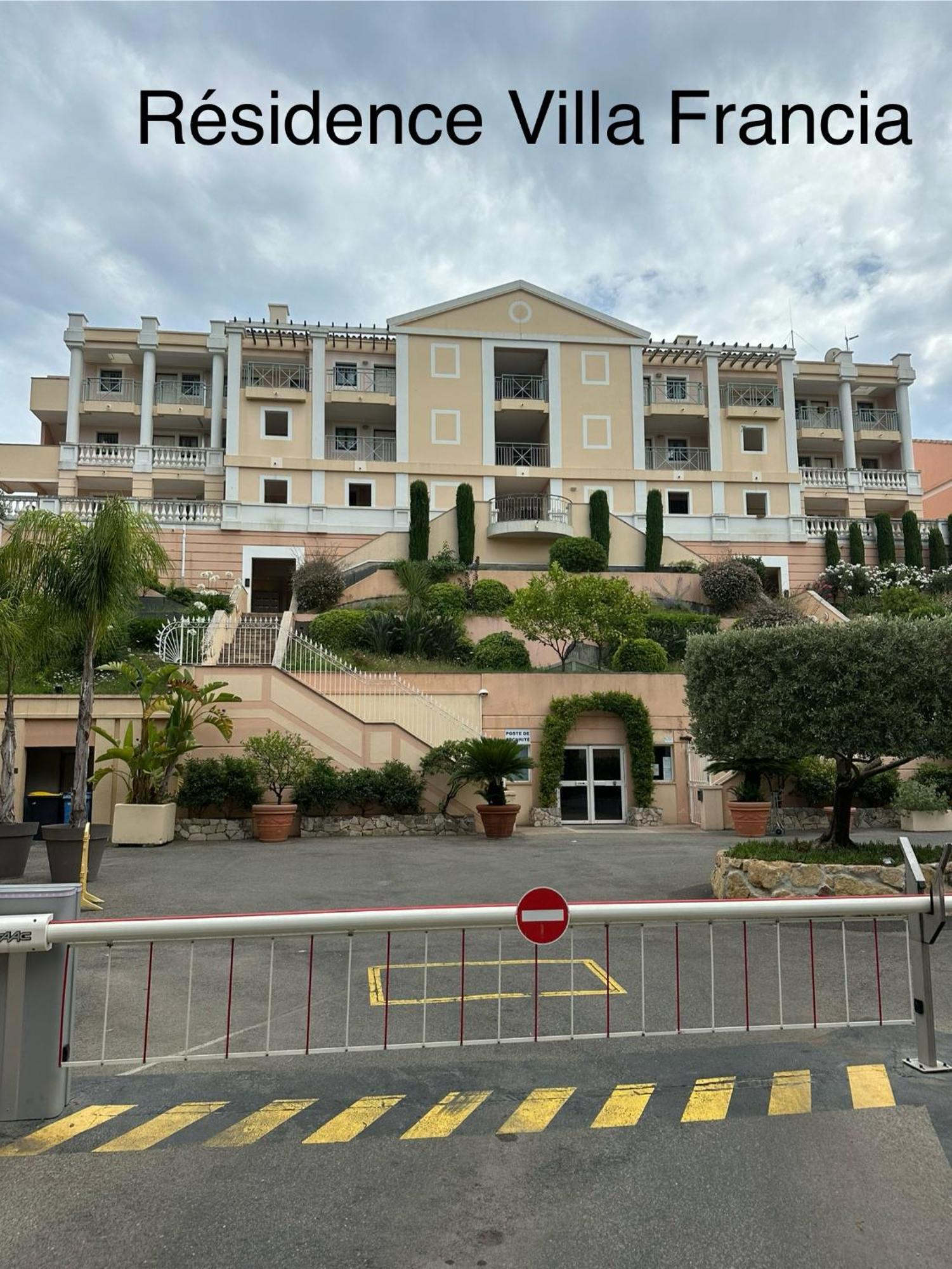 Francia Piscine Tennis A 500m Des Plages De * Cannes
