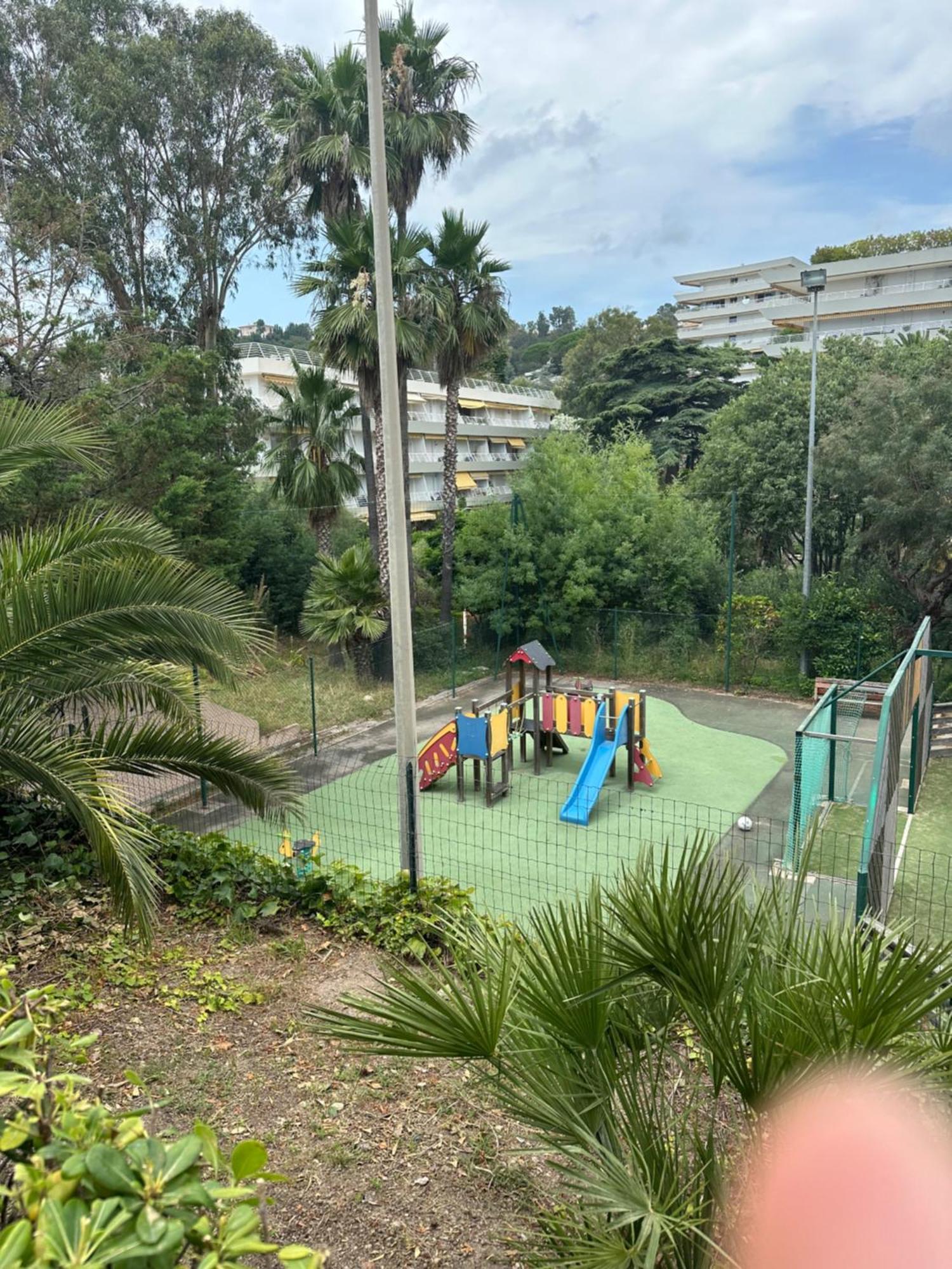 Francia Piscine Tennis A 500m Des Plages De * Cannes